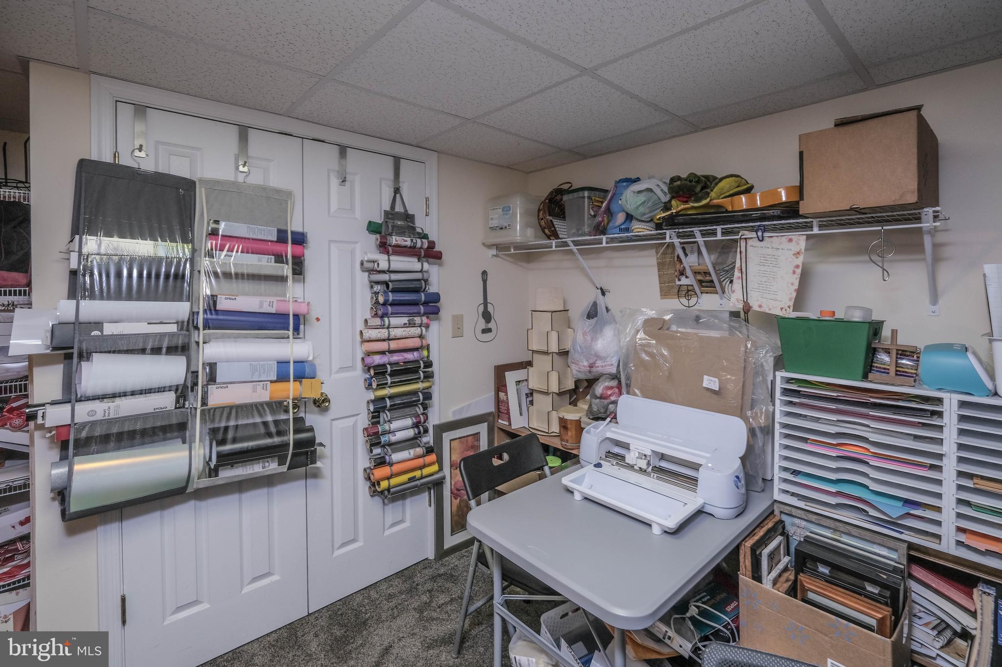 FAIRVIEW COURT - Residential