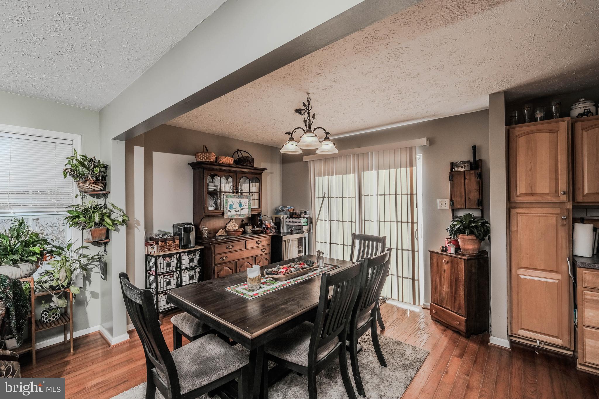 FAIRVIEW COURT - Residential