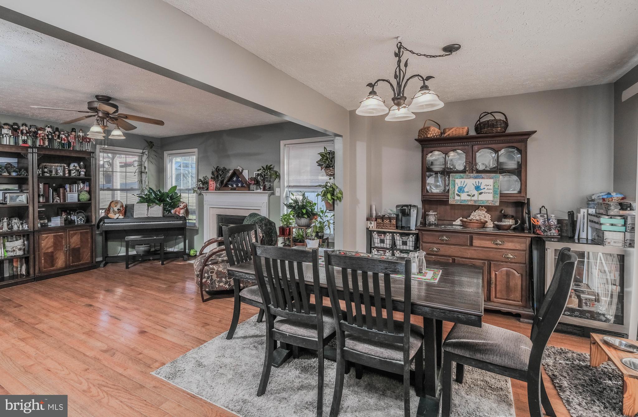 FAIRVIEW COURT - Residential