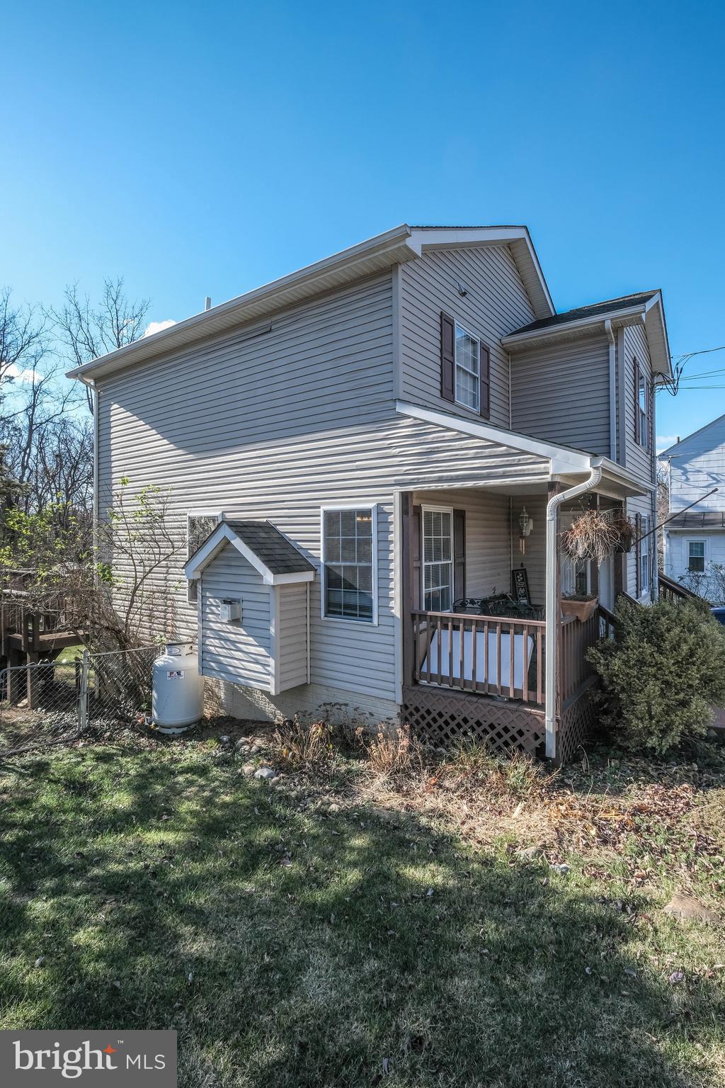 FAIRVIEW COURT - Residential