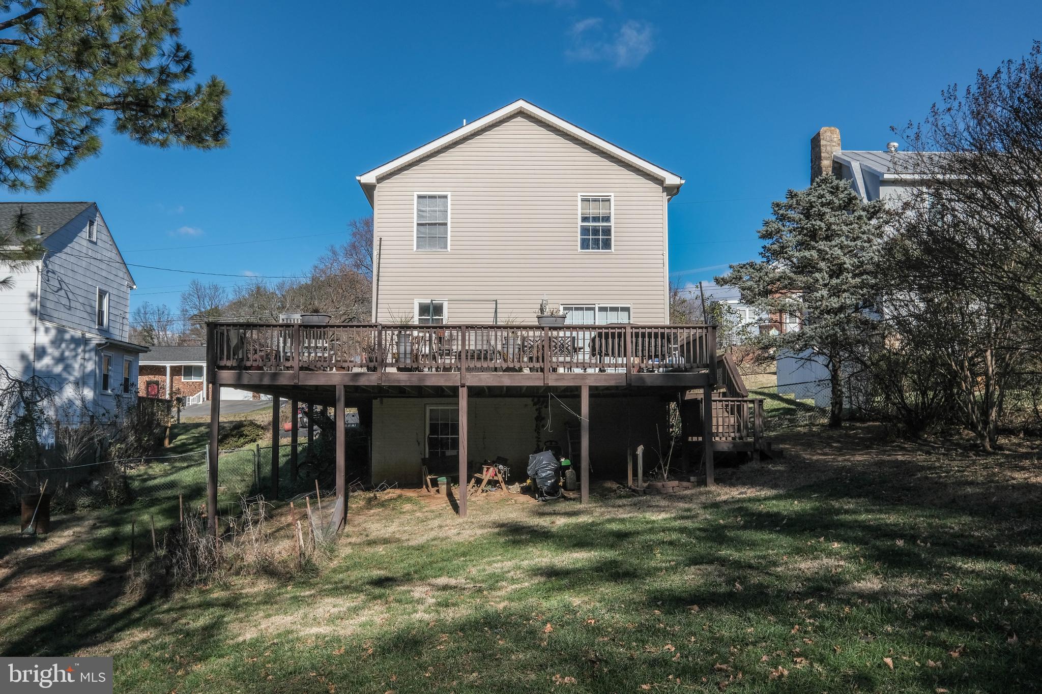 FAIRVIEW COURT - Residential