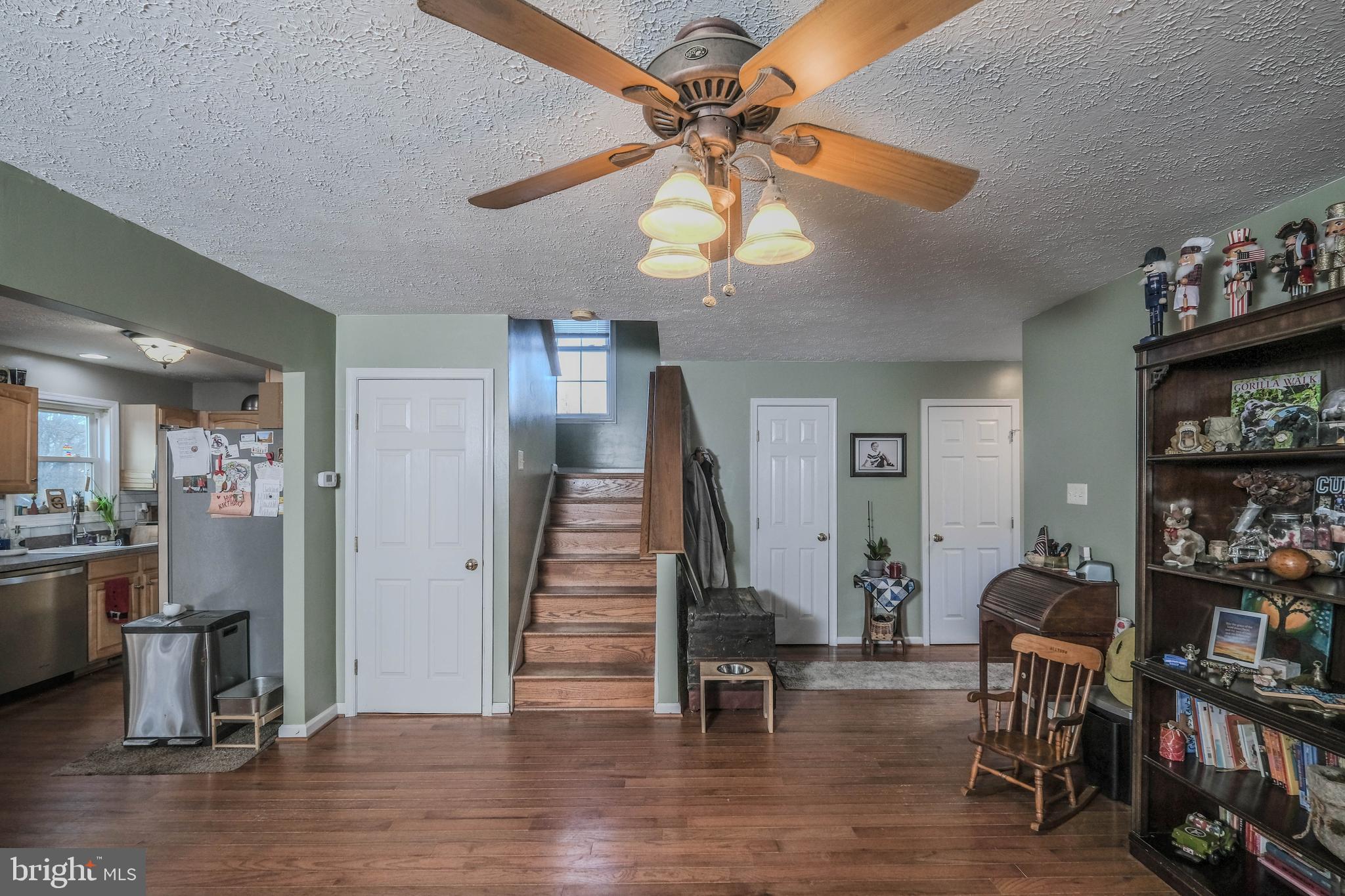 FAIRVIEW COURT - Residential