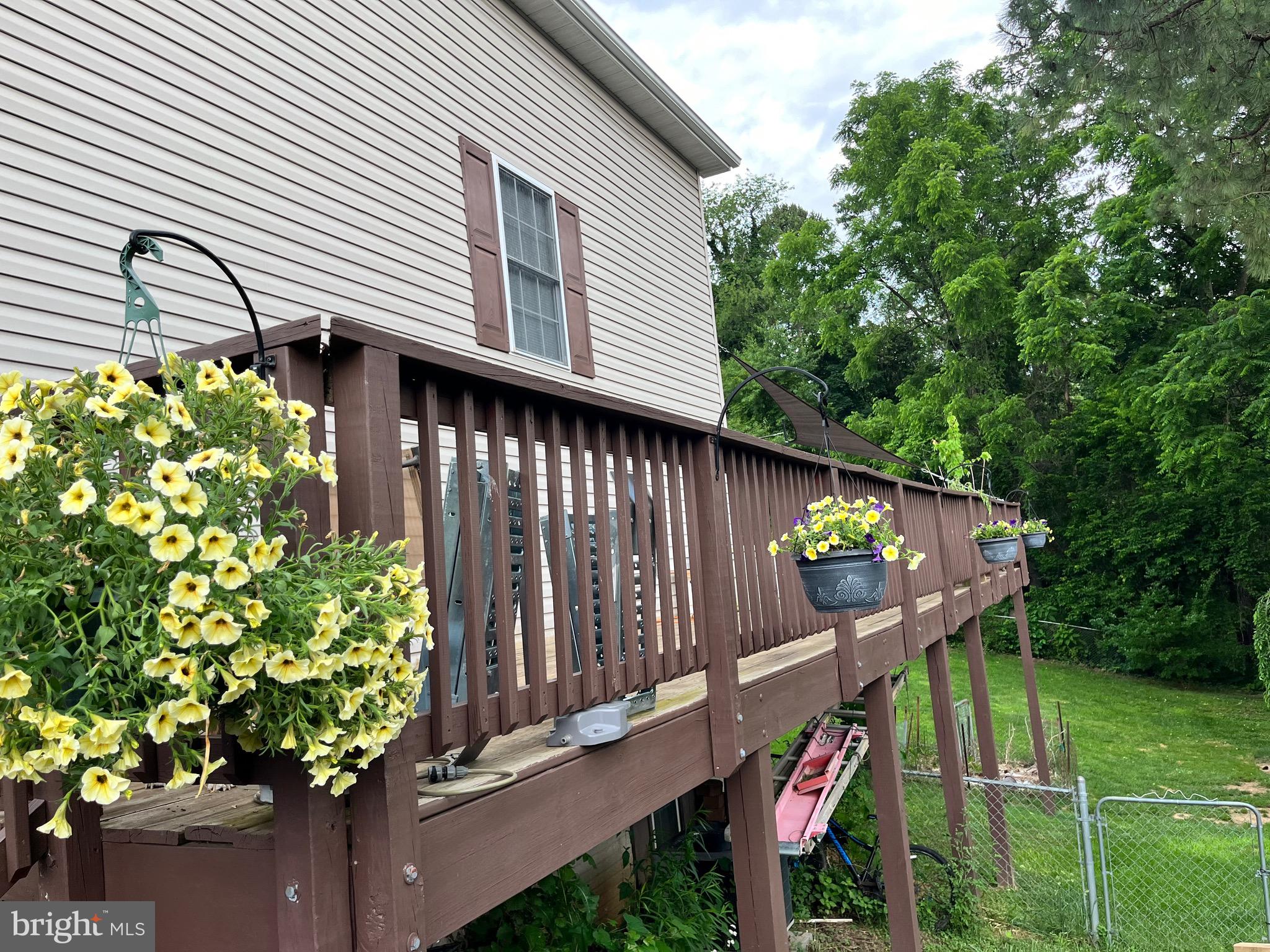 FAIRVIEW COURT - Residential