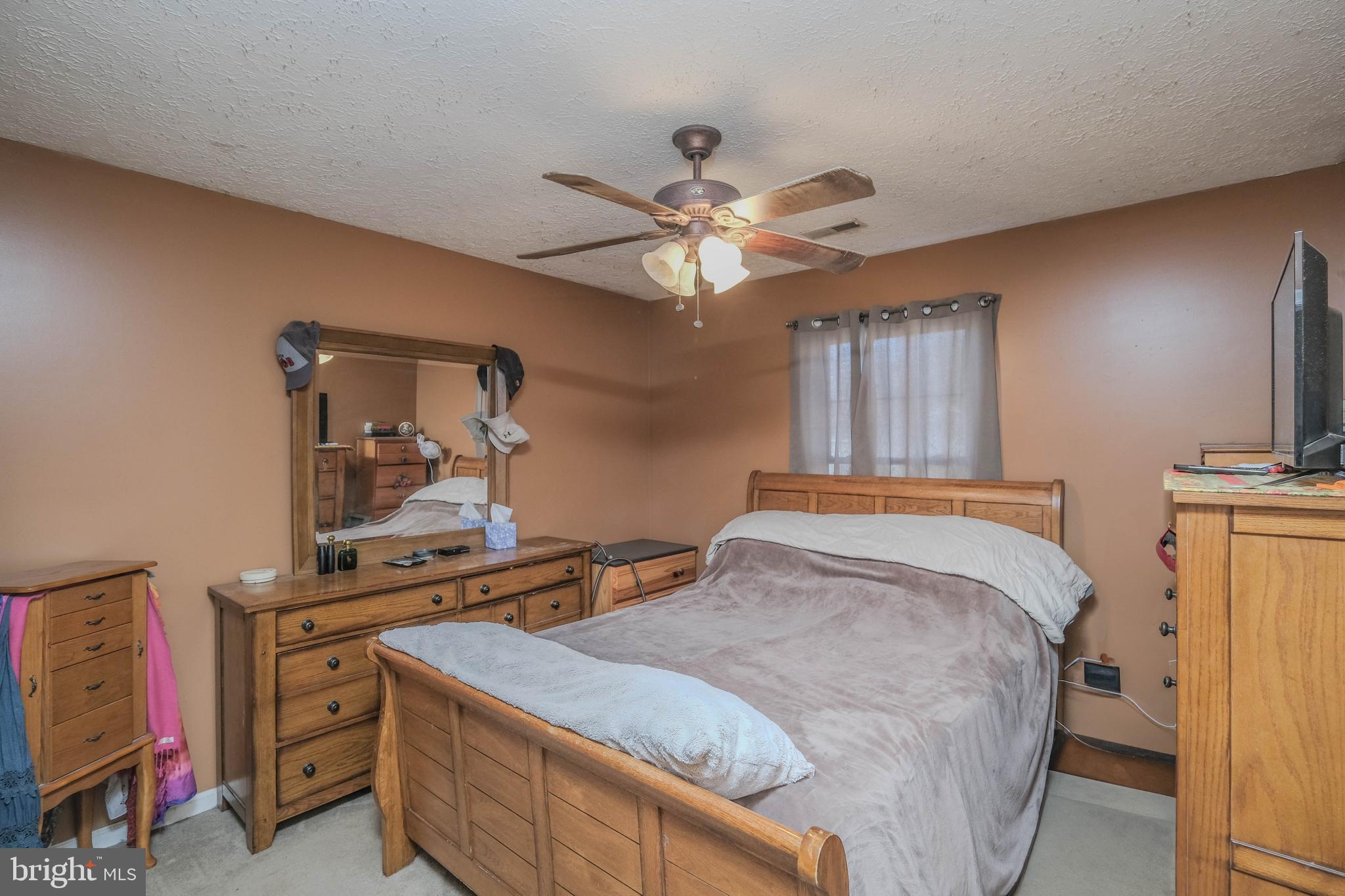 FAIRVIEW COURT - Residential