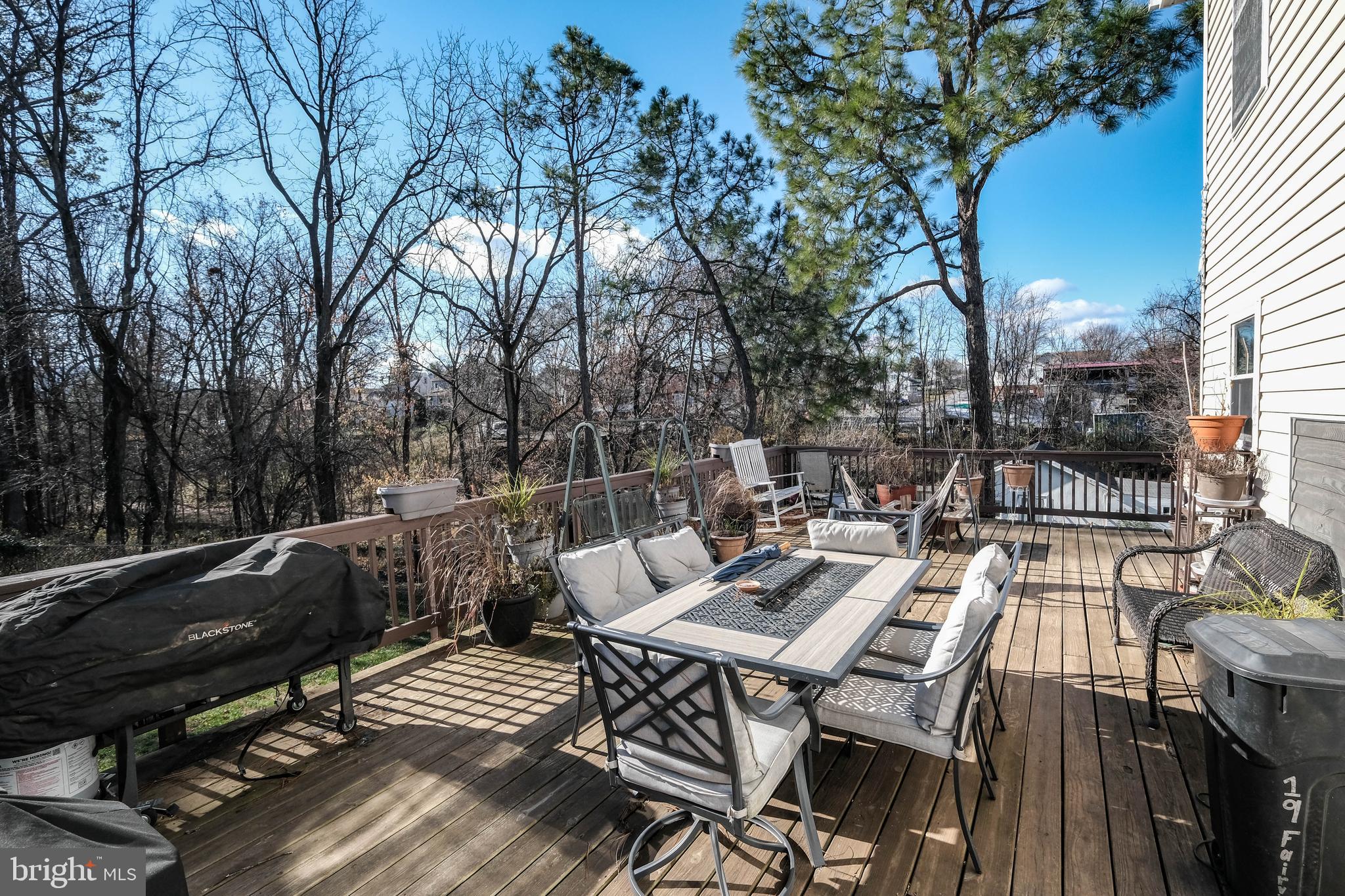 FAIRVIEW COURT - Residential