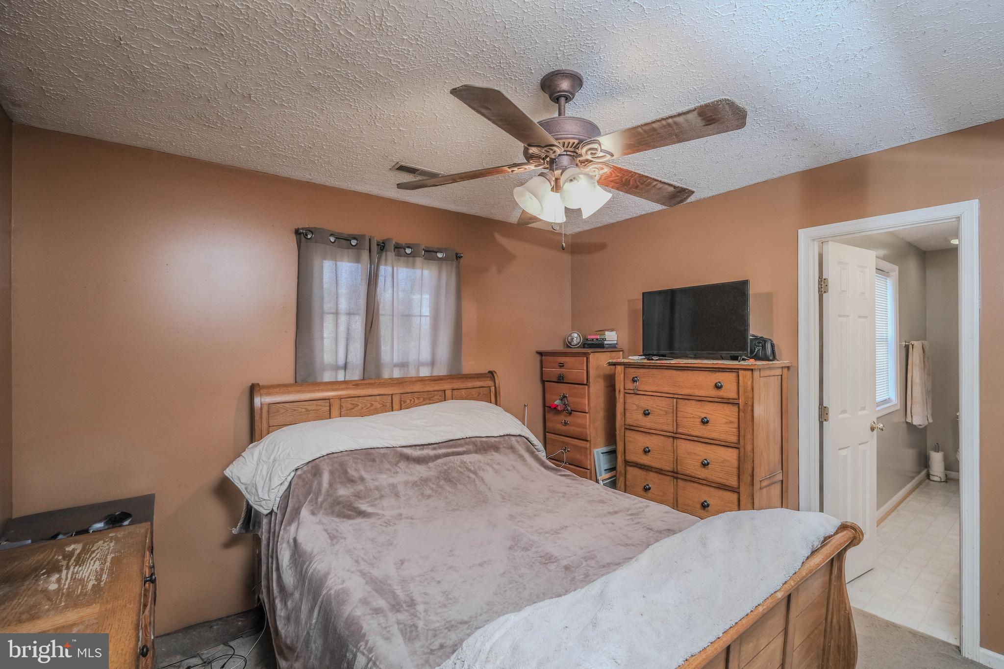 FAIRVIEW COURT - Residential