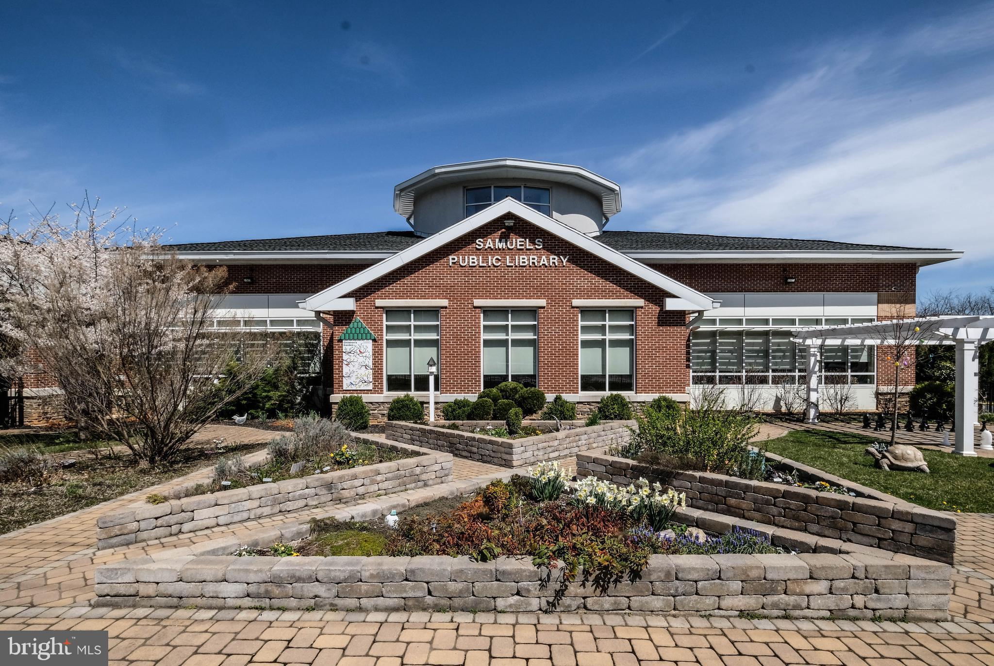 FAIRVIEW COURT - Residential