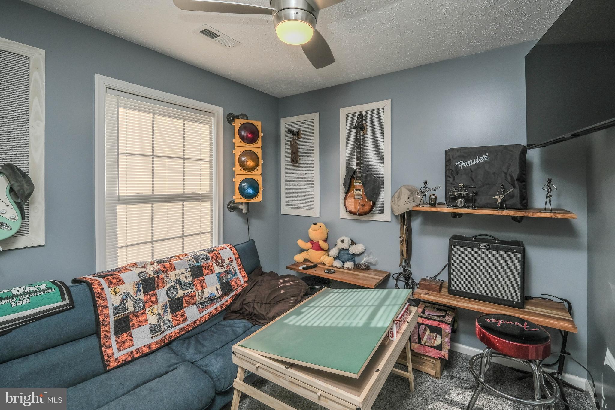 FAIRVIEW COURT - Residential