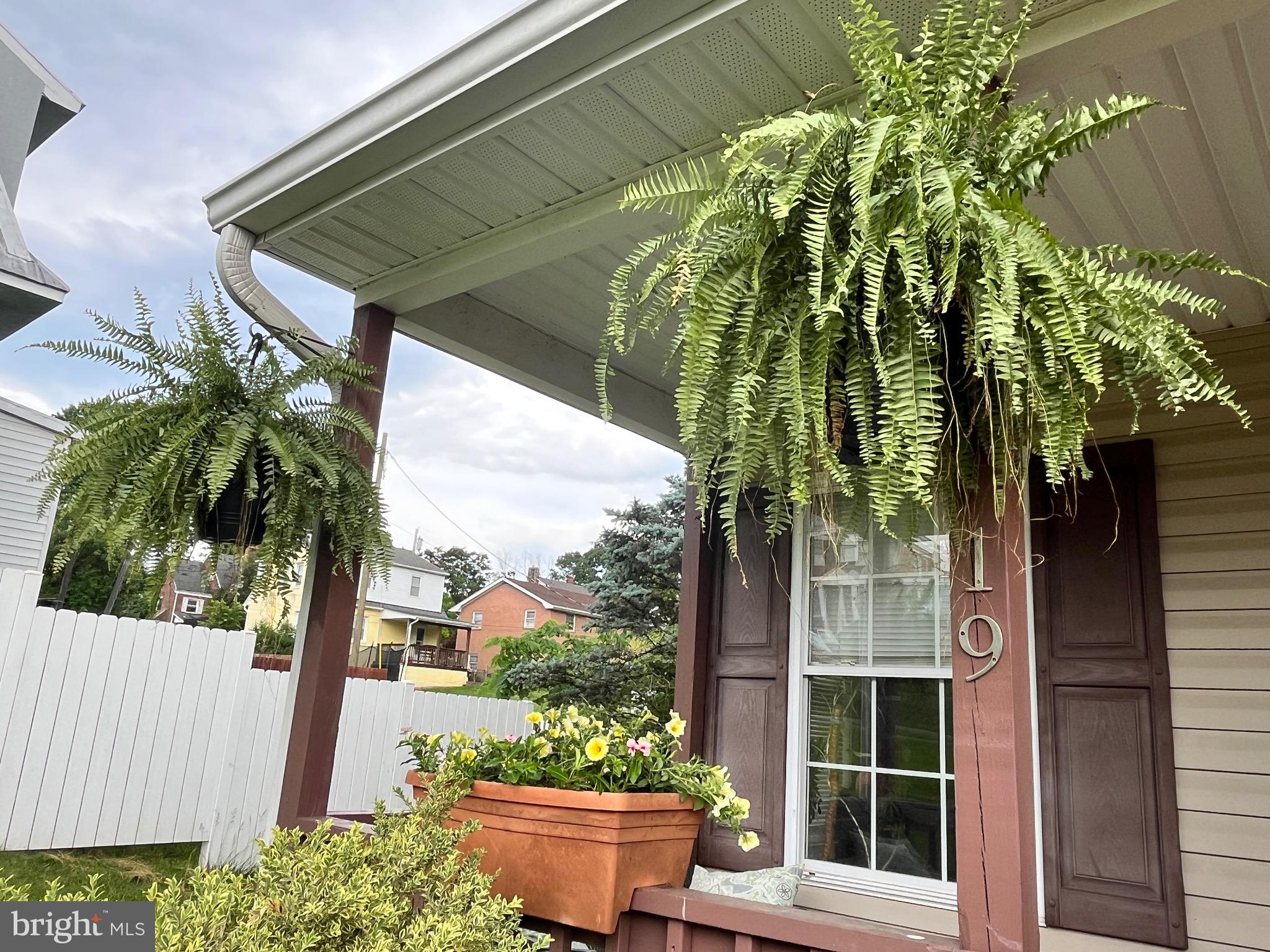 FAIRVIEW COURT - Residential