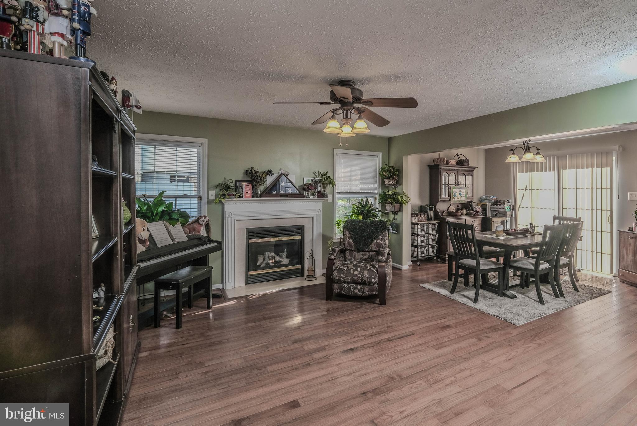 FAIRVIEW COURT - Residential