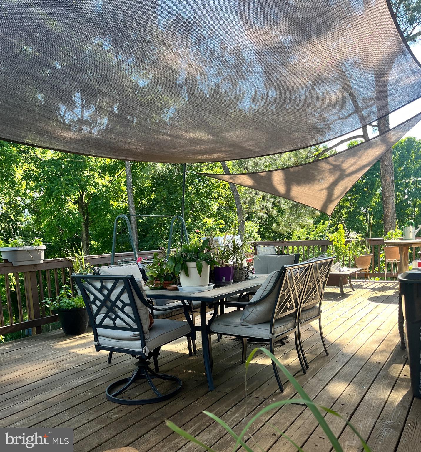 FAIRVIEW COURT - Residential