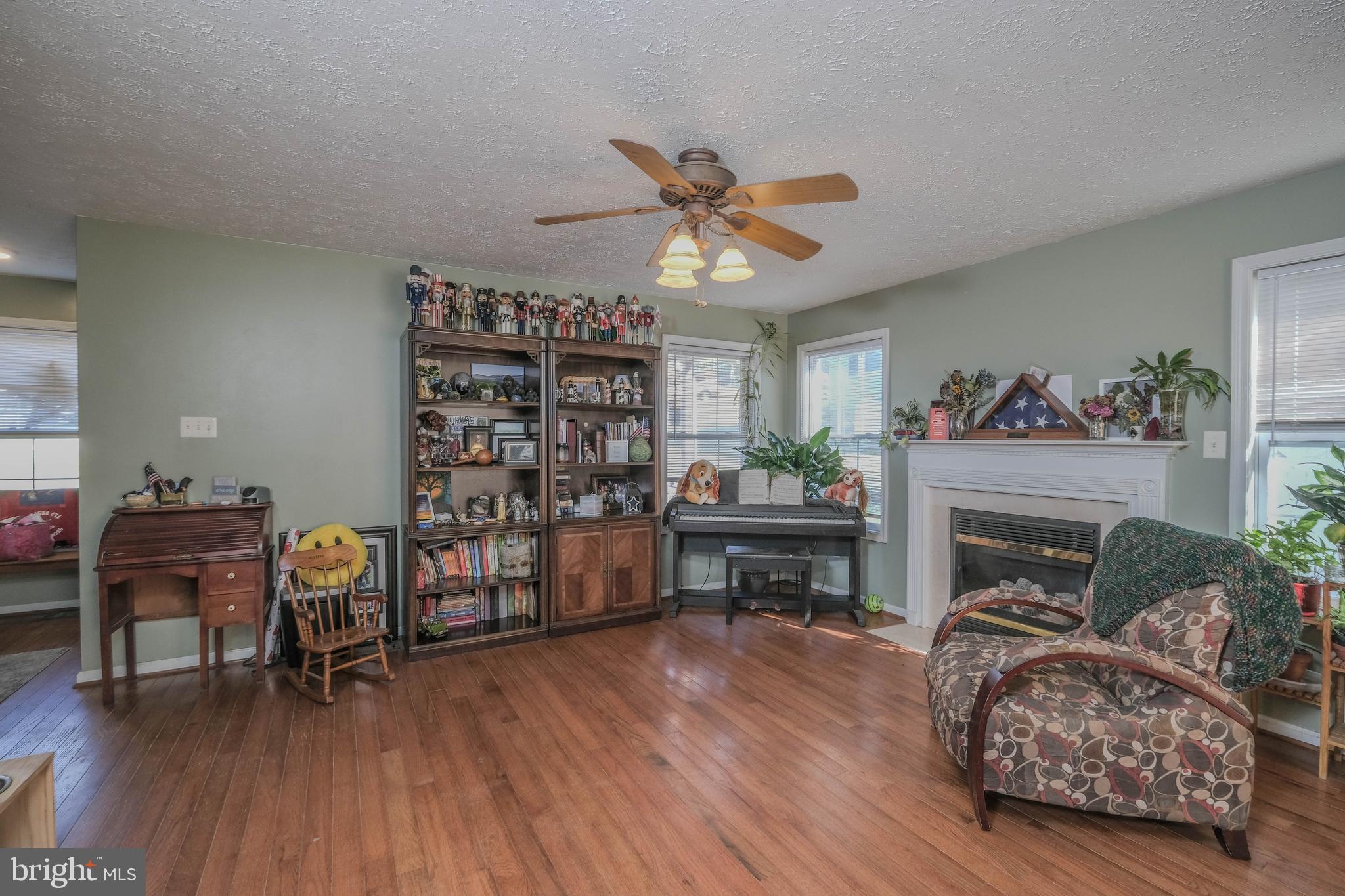 FAIRVIEW COURT - Residential