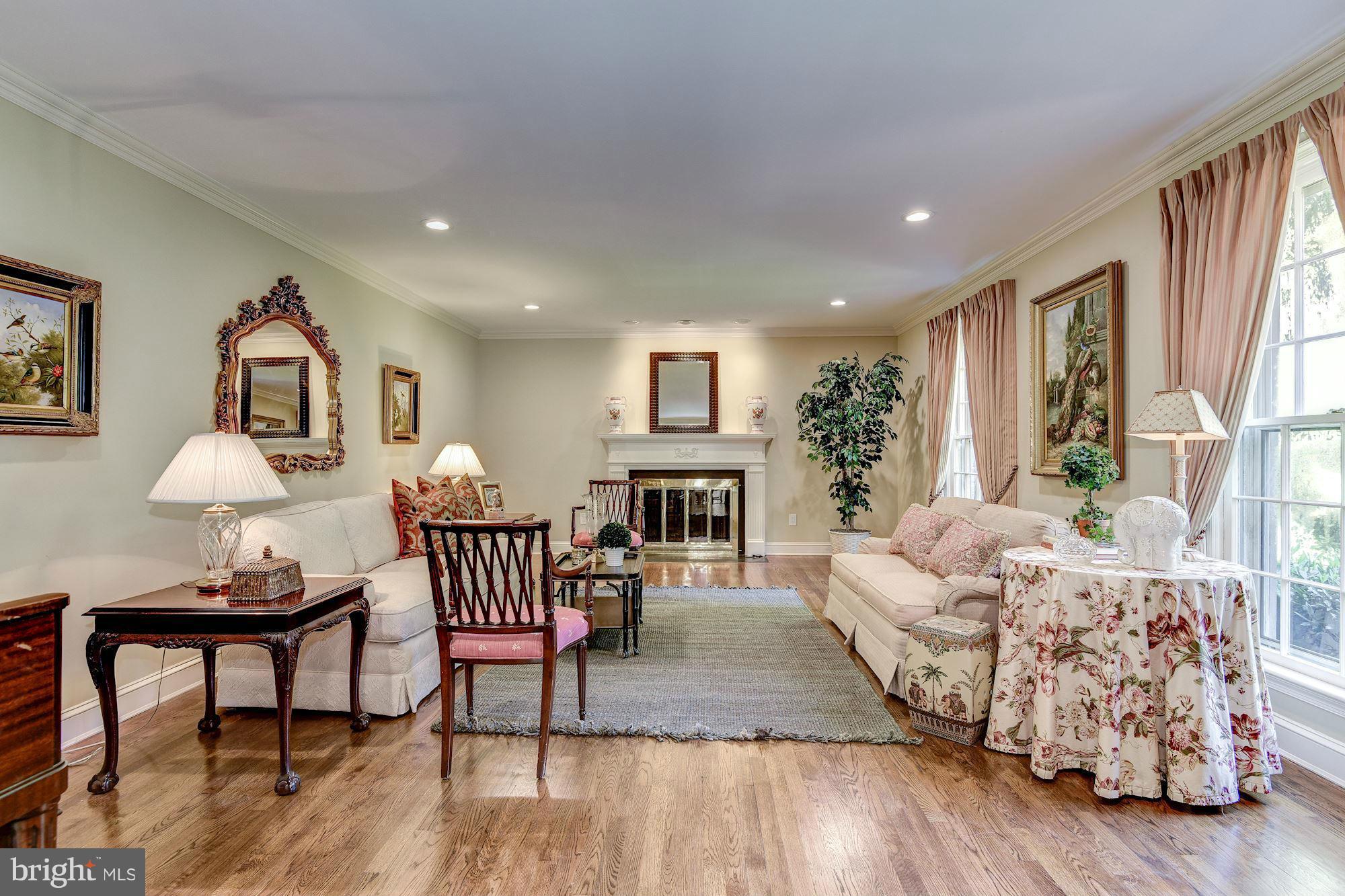 RIVER FALLS - Residential