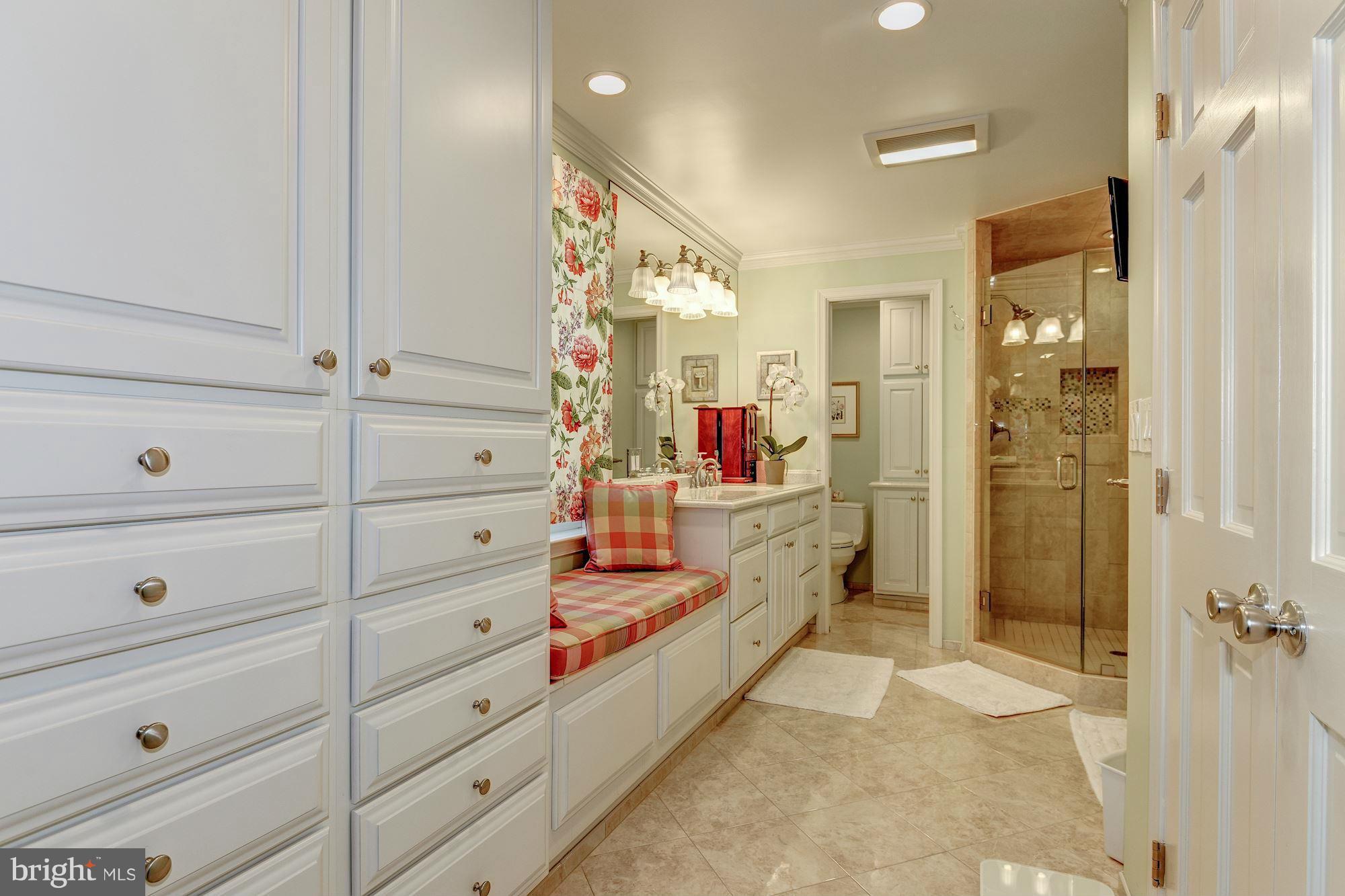 RIVER FALLS - Residential