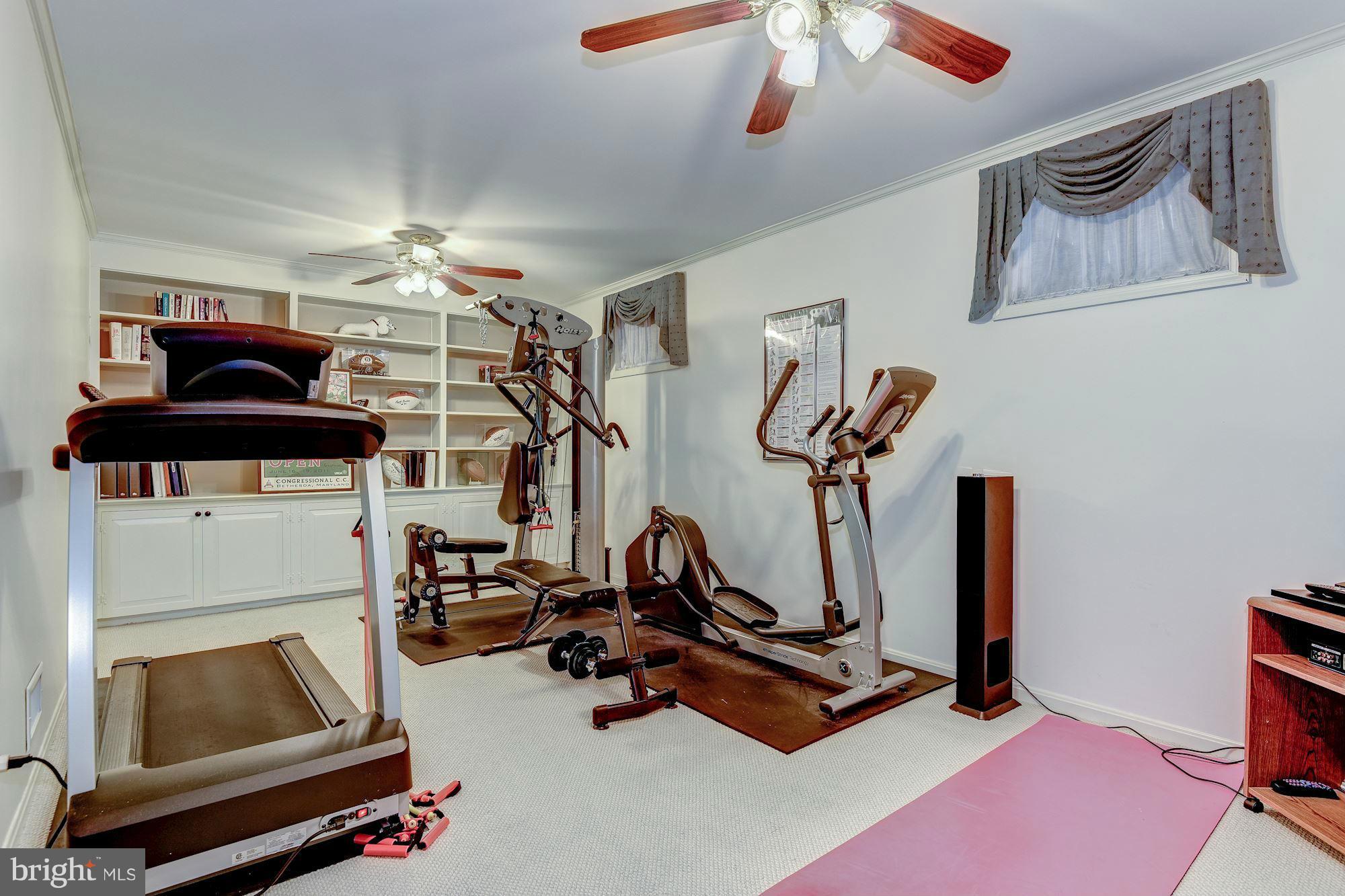 RIVER FALLS - Residential