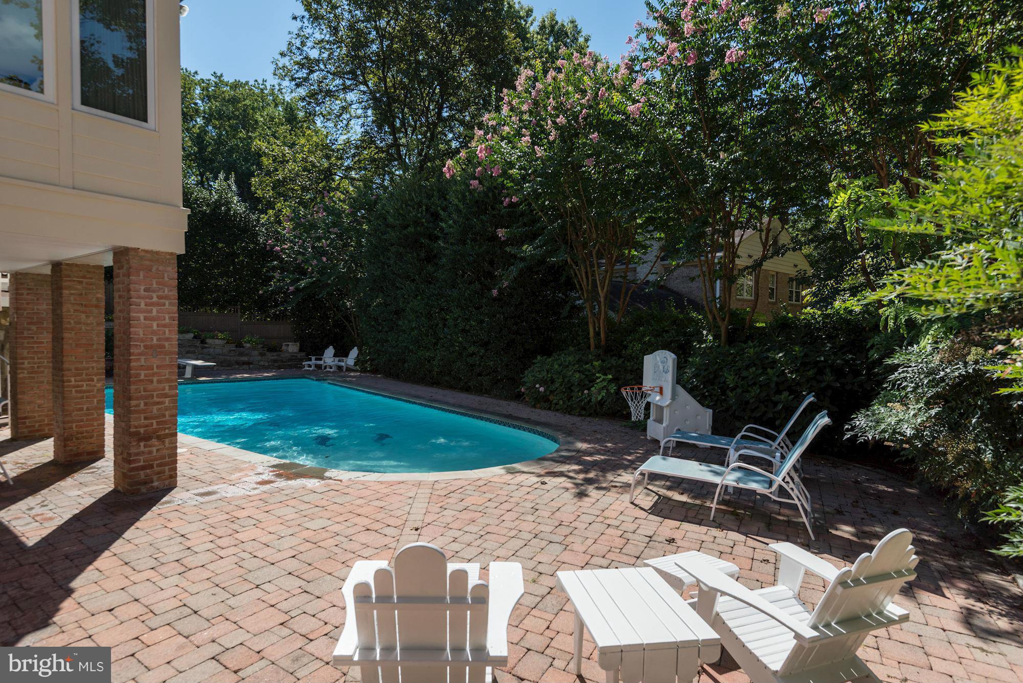 RIVER FALLS - Residential