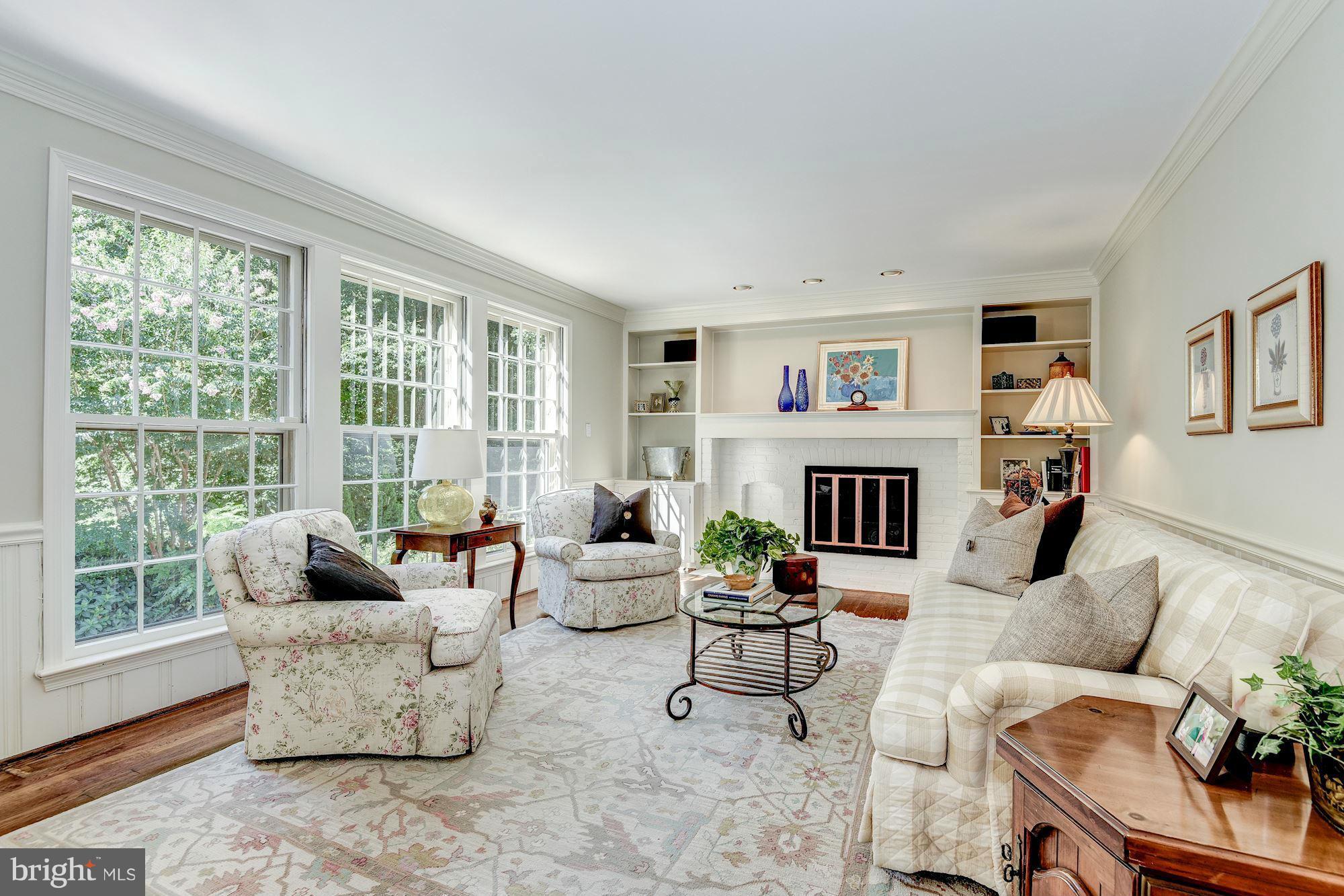 RIVER FALLS - Residential