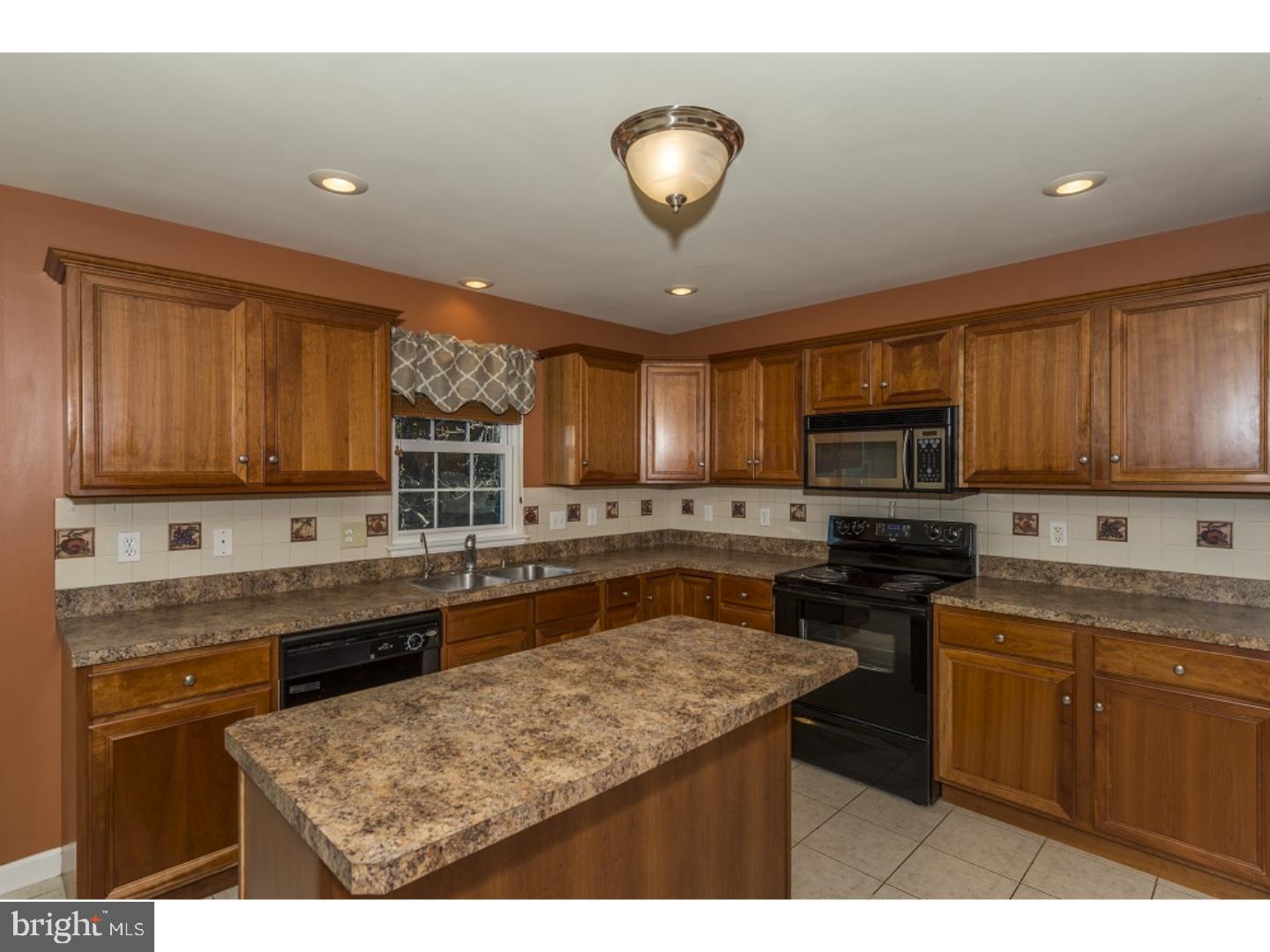 FIVE MILE HILL - Residential