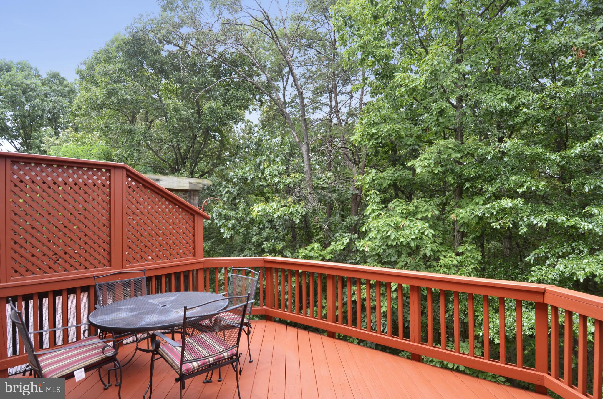 ISLAND CREEK - Residential