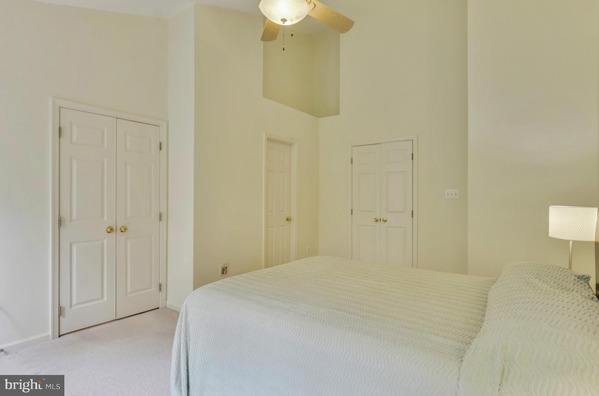 ISLAND CREEK - Residential