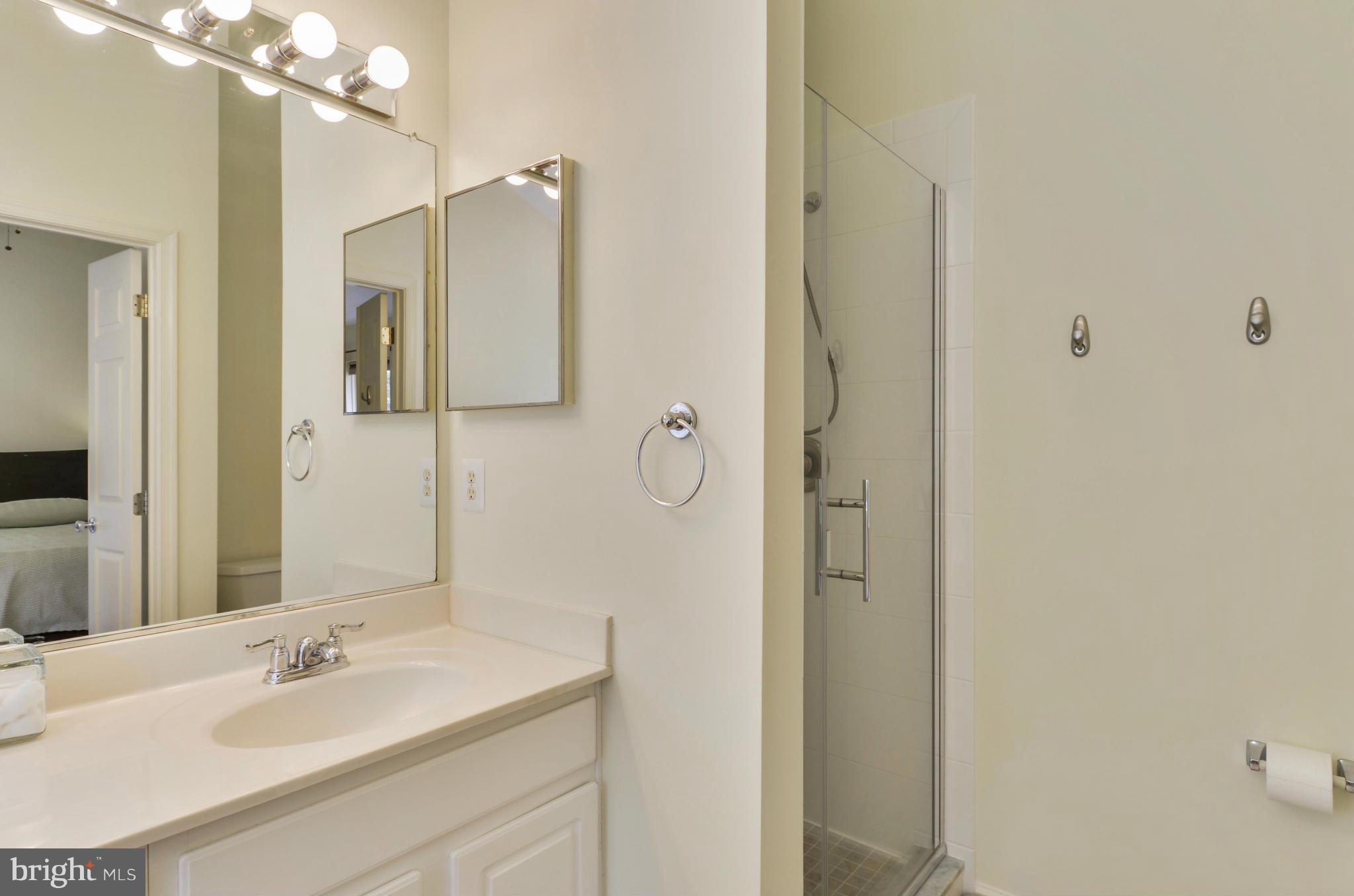 ISLAND CREEK - Residential