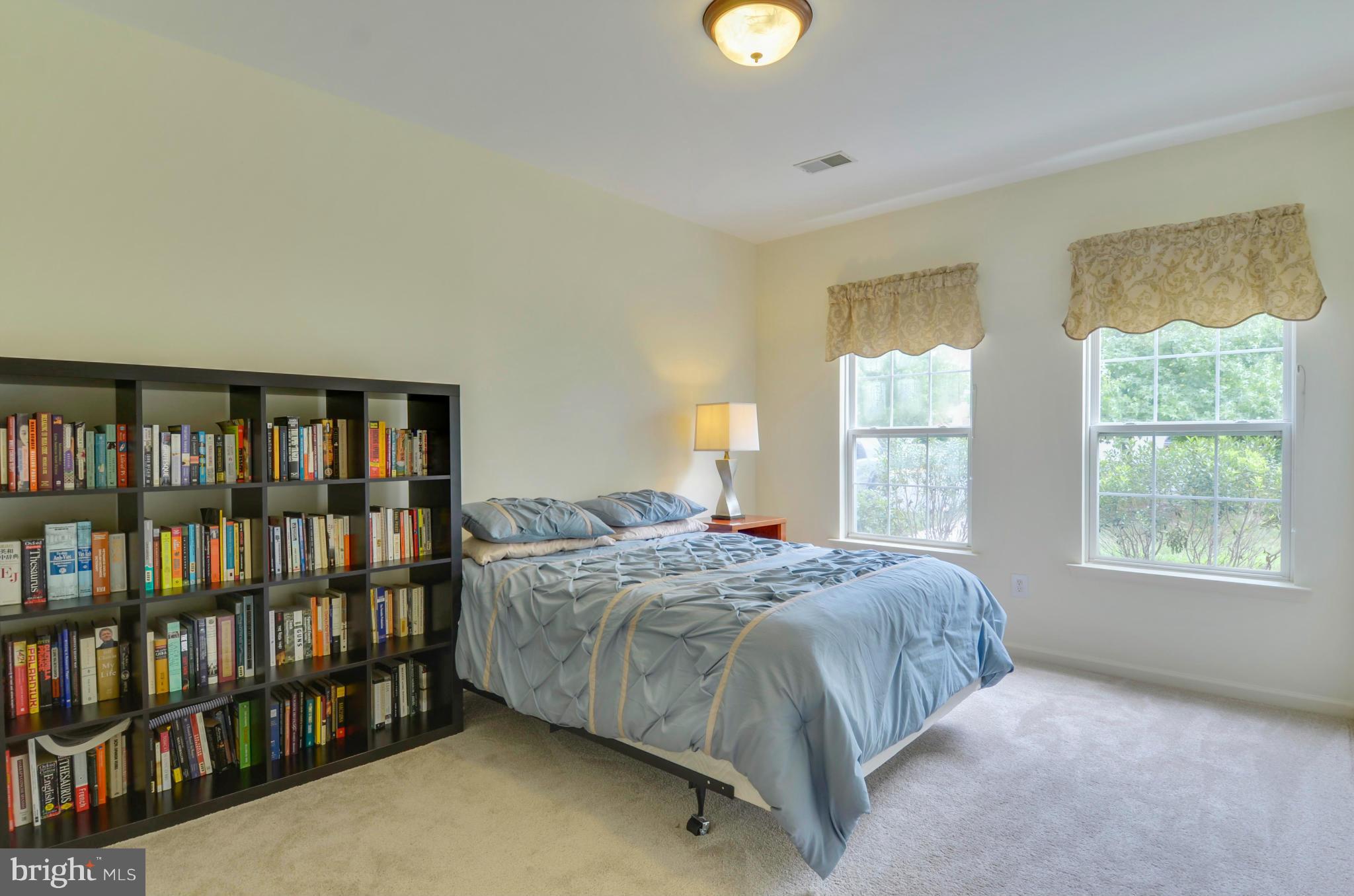 ISLAND CREEK - Residential