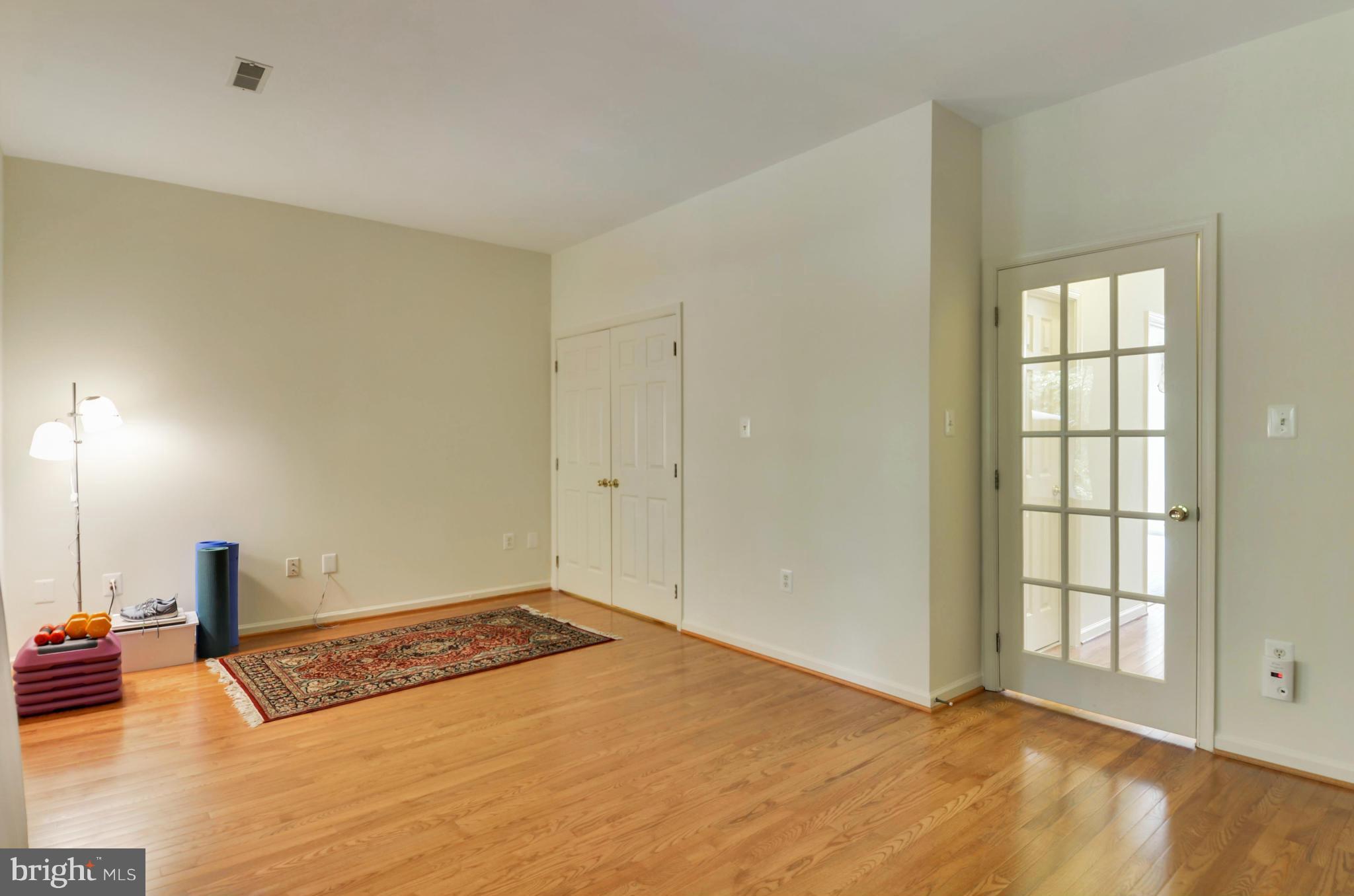 ISLAND CREEK - Residential