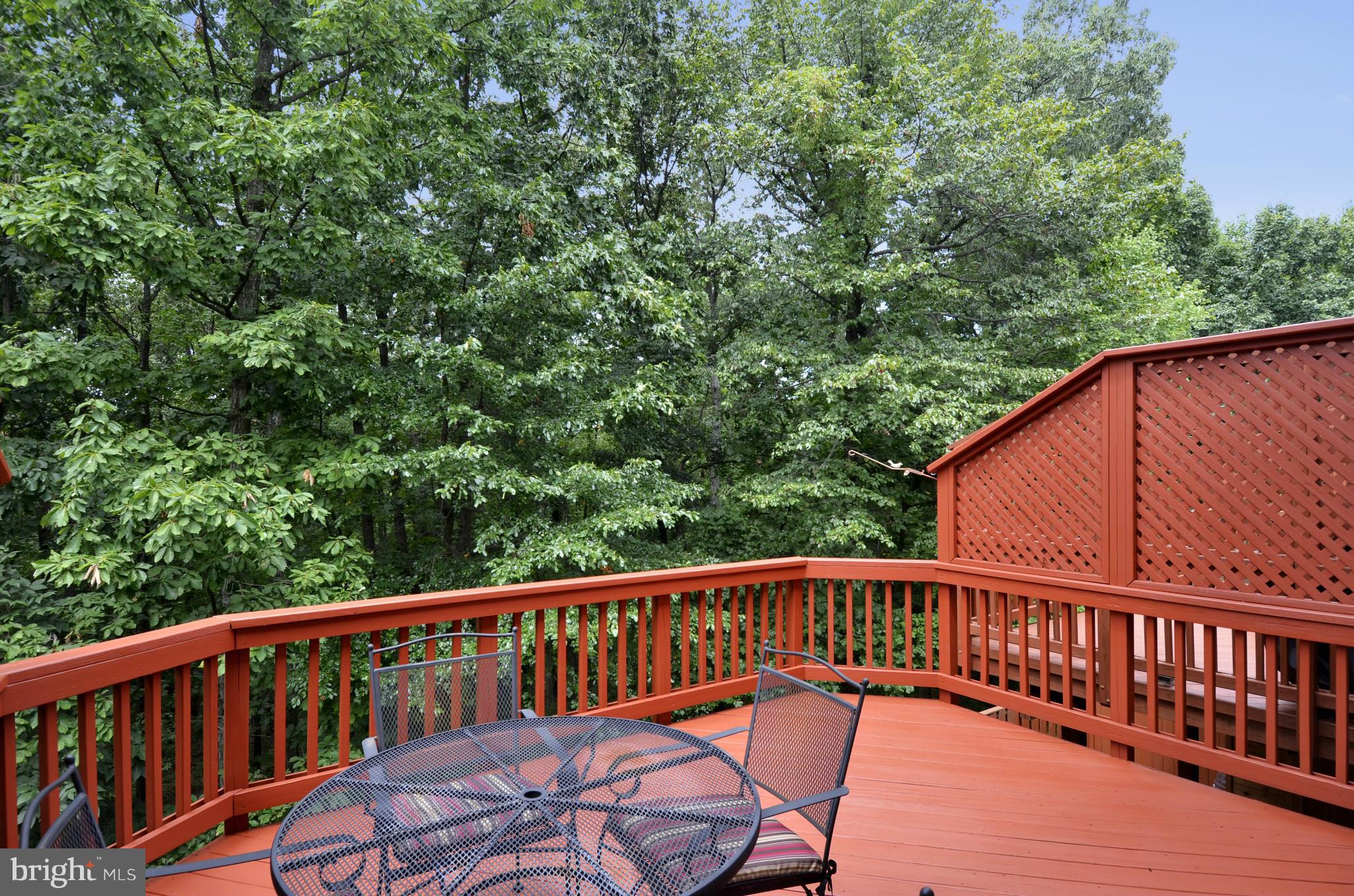 ISLAND CREEK - Residential