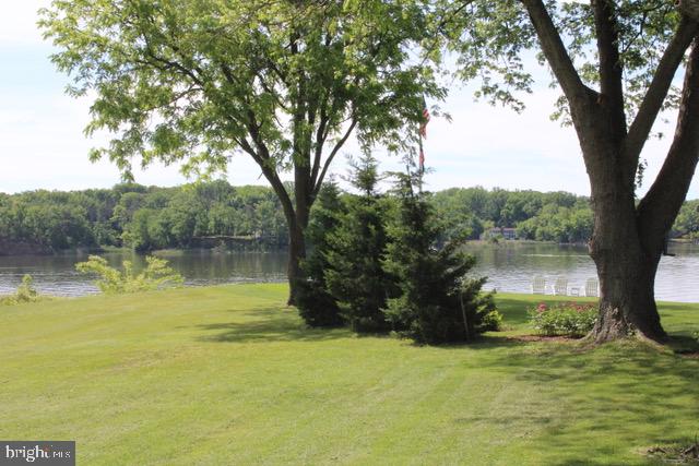 LARRIMORE'S POINT - Residential