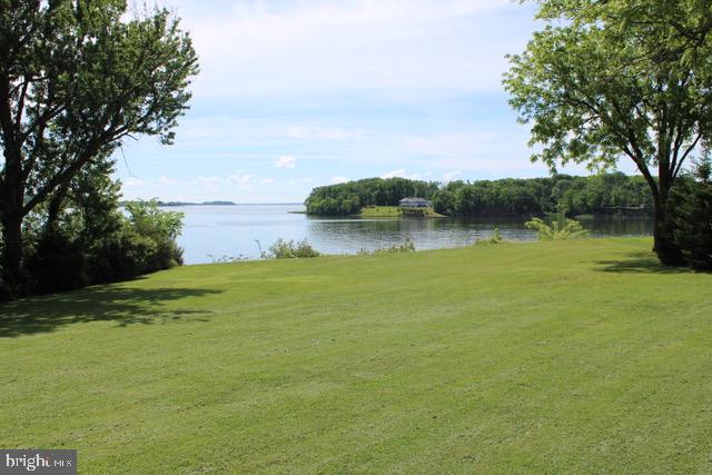 LARRIMORE'S POINT - Residential