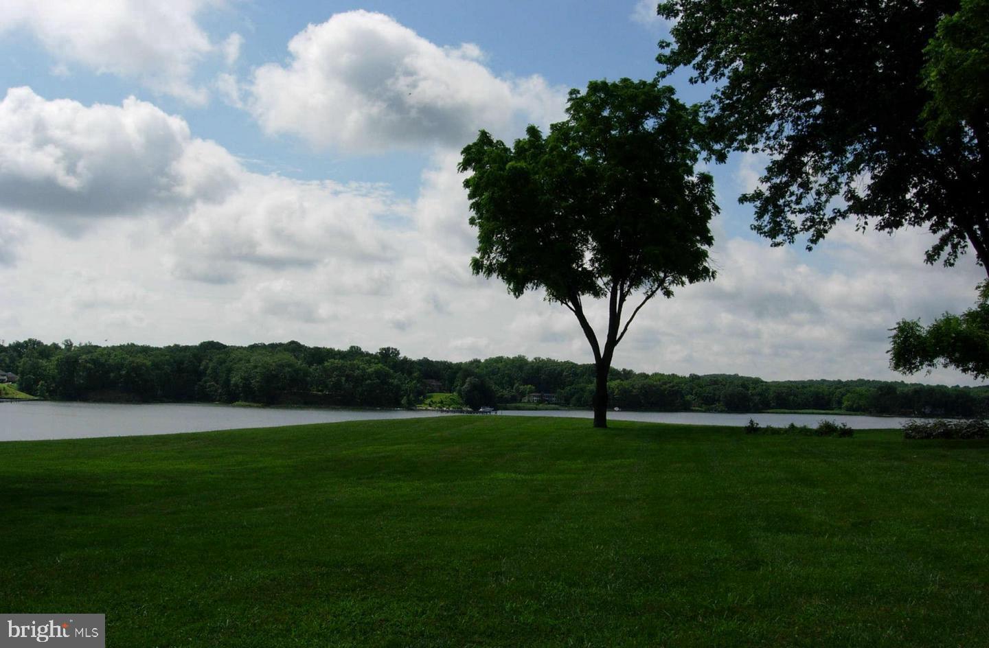 LARRIMORE'S POINT - Residential