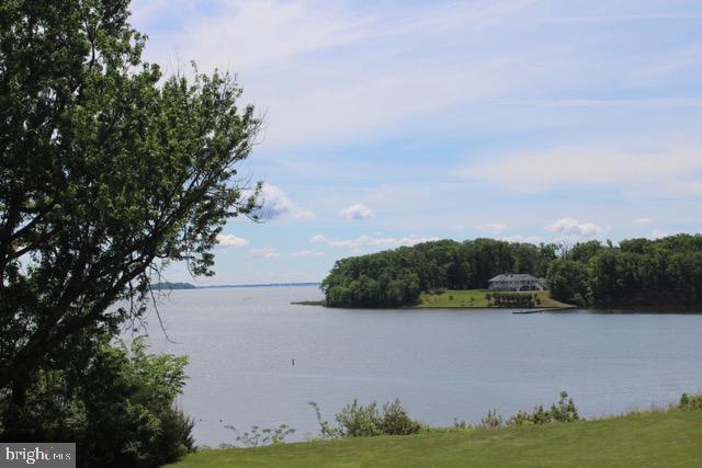 LARRIMORE'S POINT - Residential