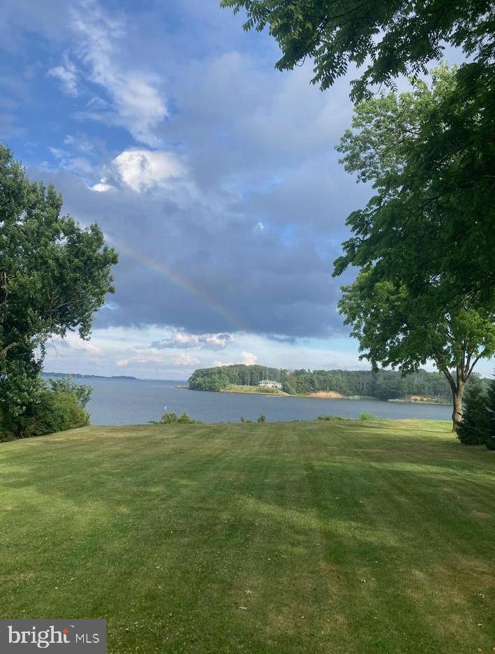 LARRIMORE'S POINT - Residential