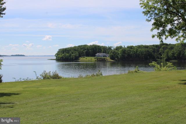 LARRIMORE'S POINT - Residential