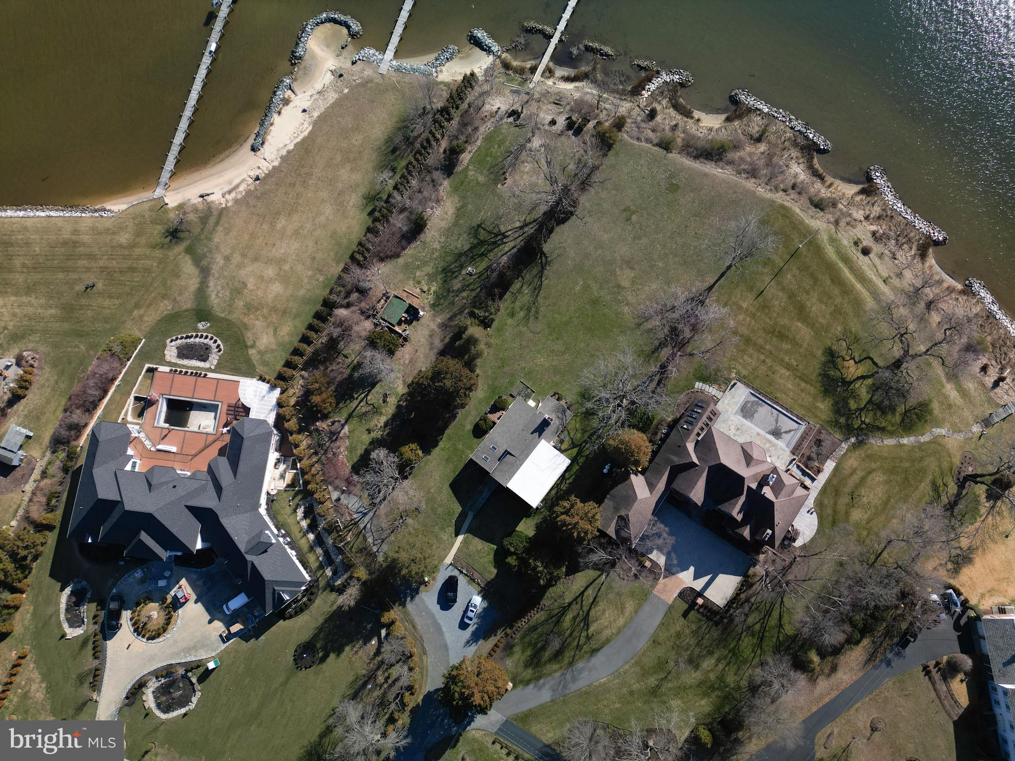 LARRIMORE'S POINT - Residential