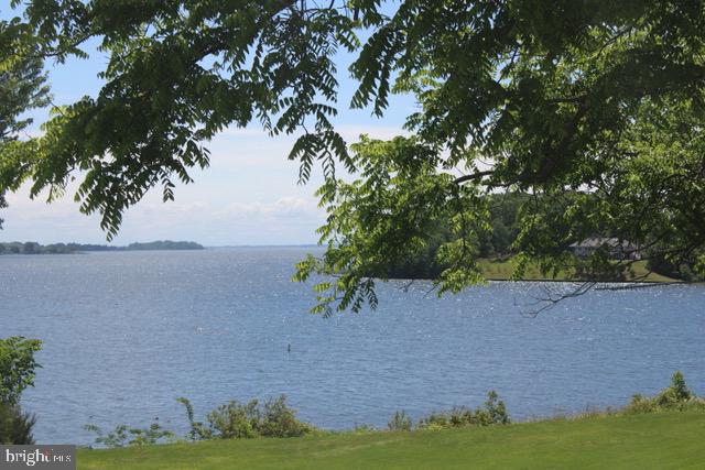 LARRIMORE'S POINT - Residential