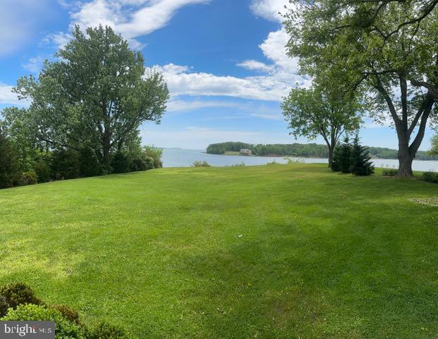 LARRIMORE'S POINT - Residential