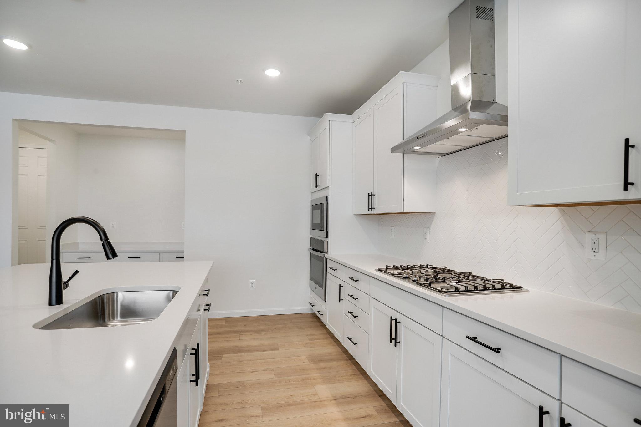 ELMWOOD FARM - Residential