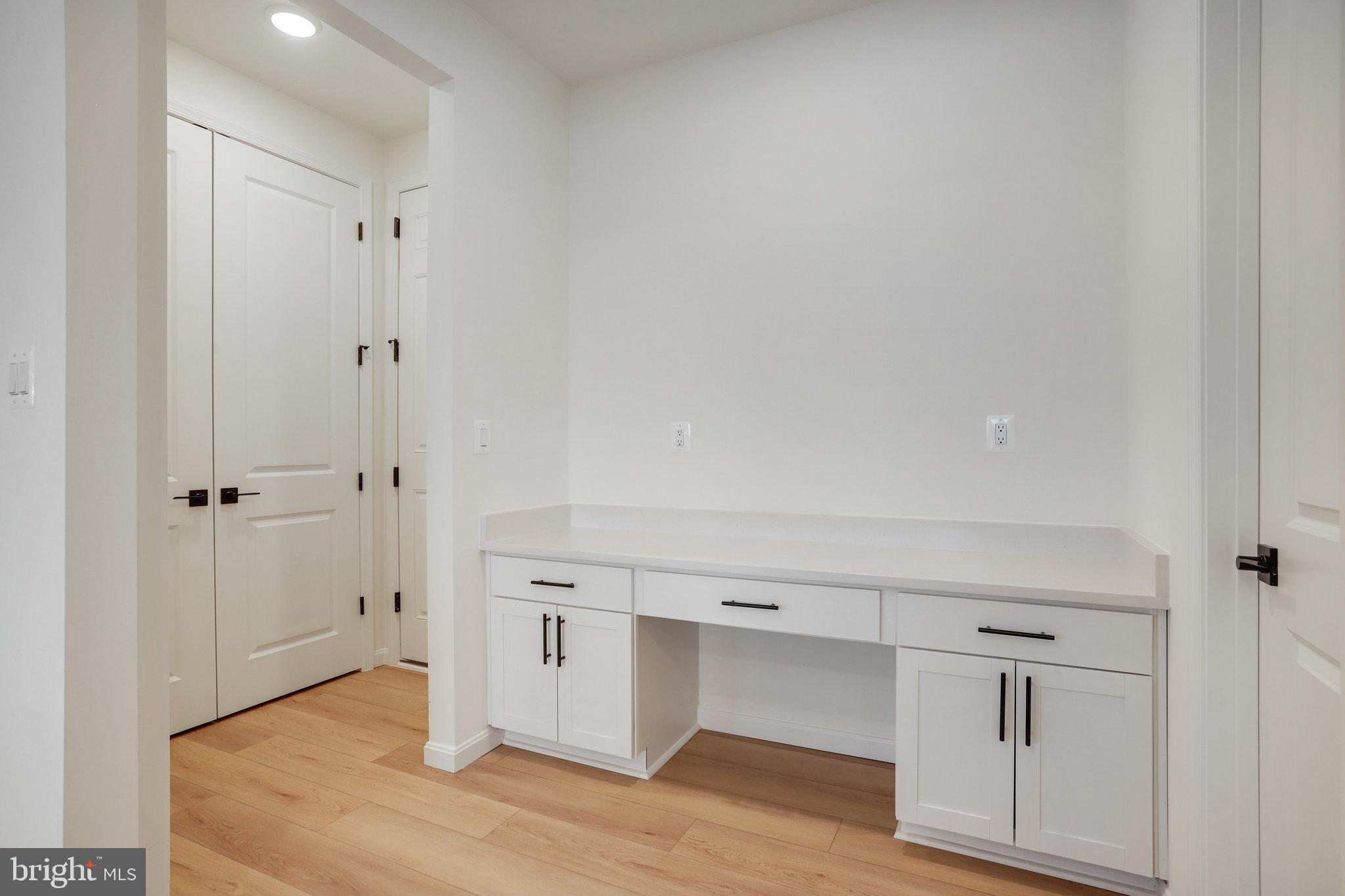 ELMWOOD FARM - Residential