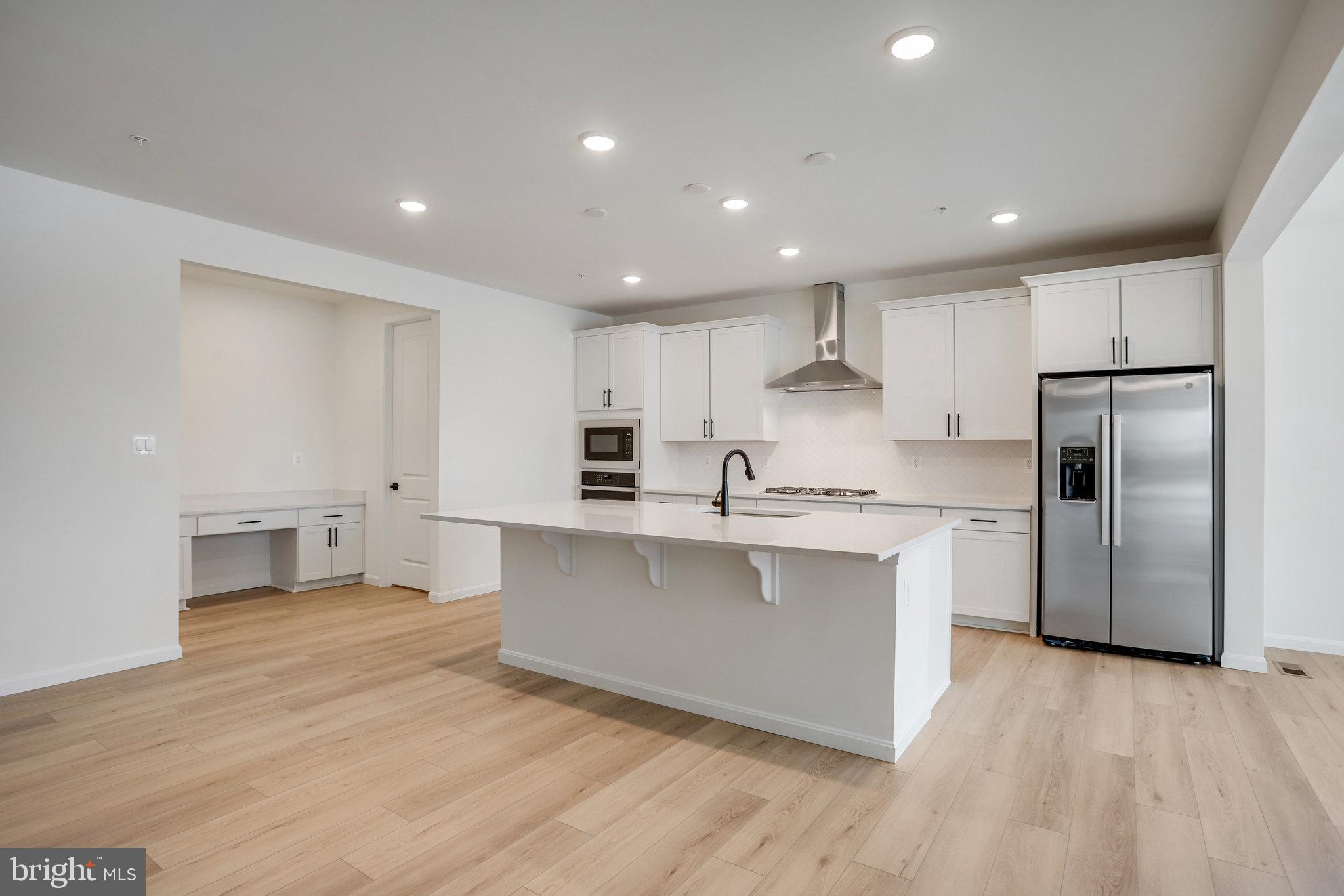 ELMWOOD FARM - Residential