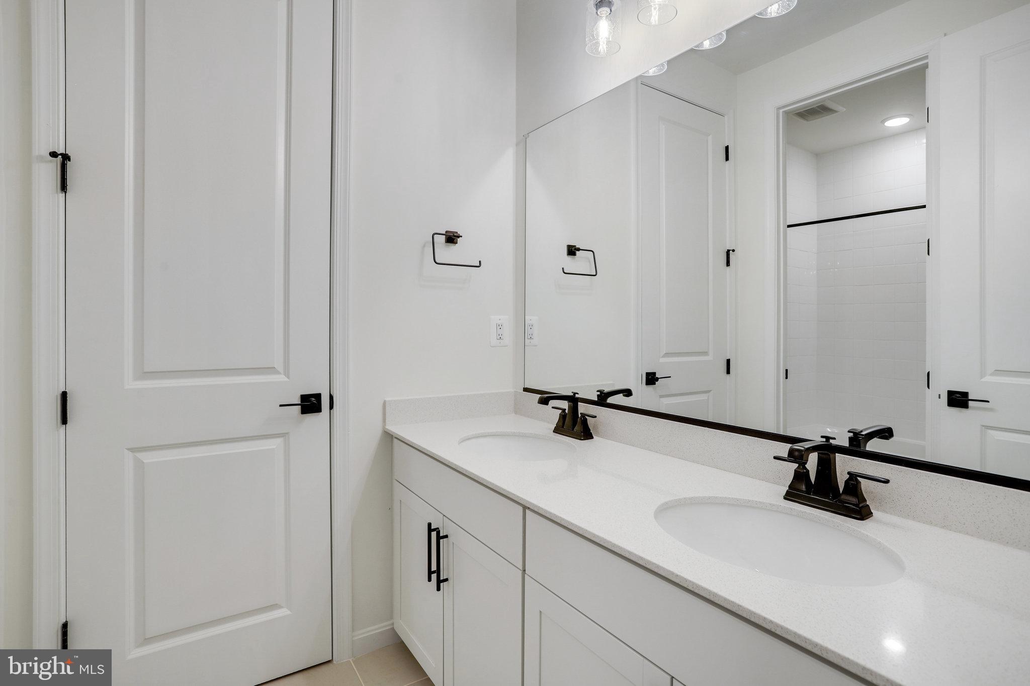 ELMWOOD FARM - Residential