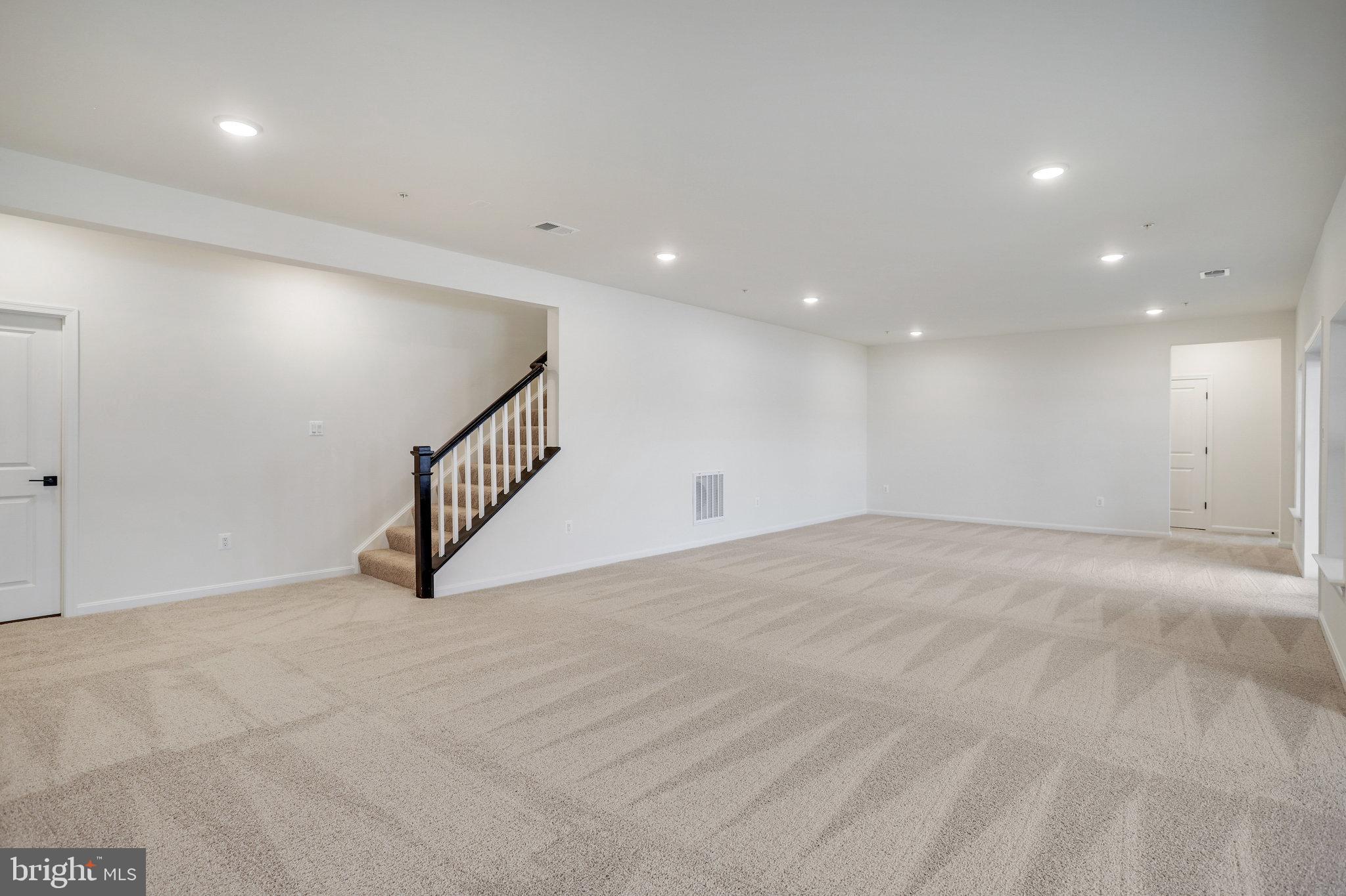 ELMWOOD FARM - Residential