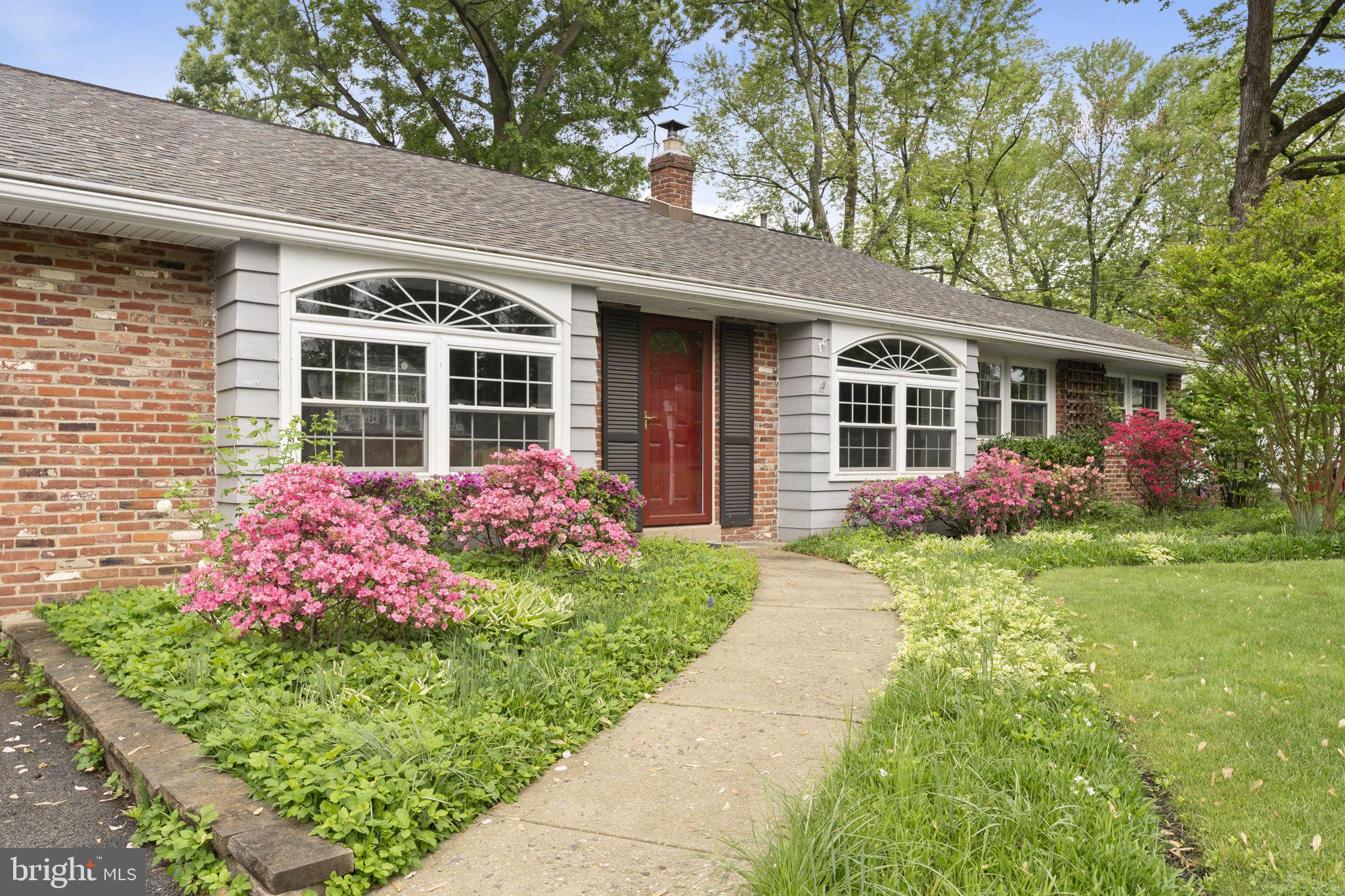 2732 LANTERN LANE