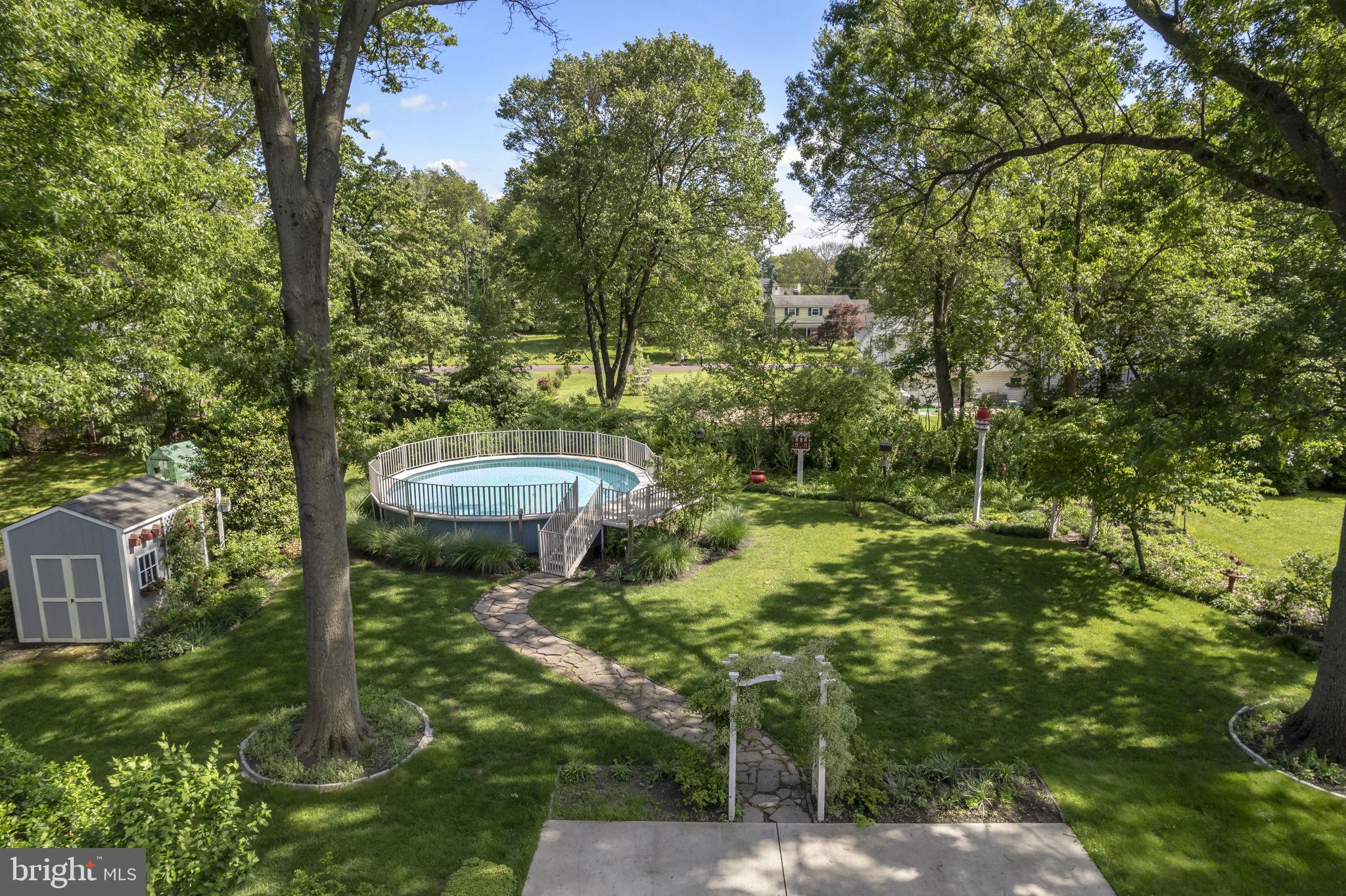 2732 LANTERN LANE