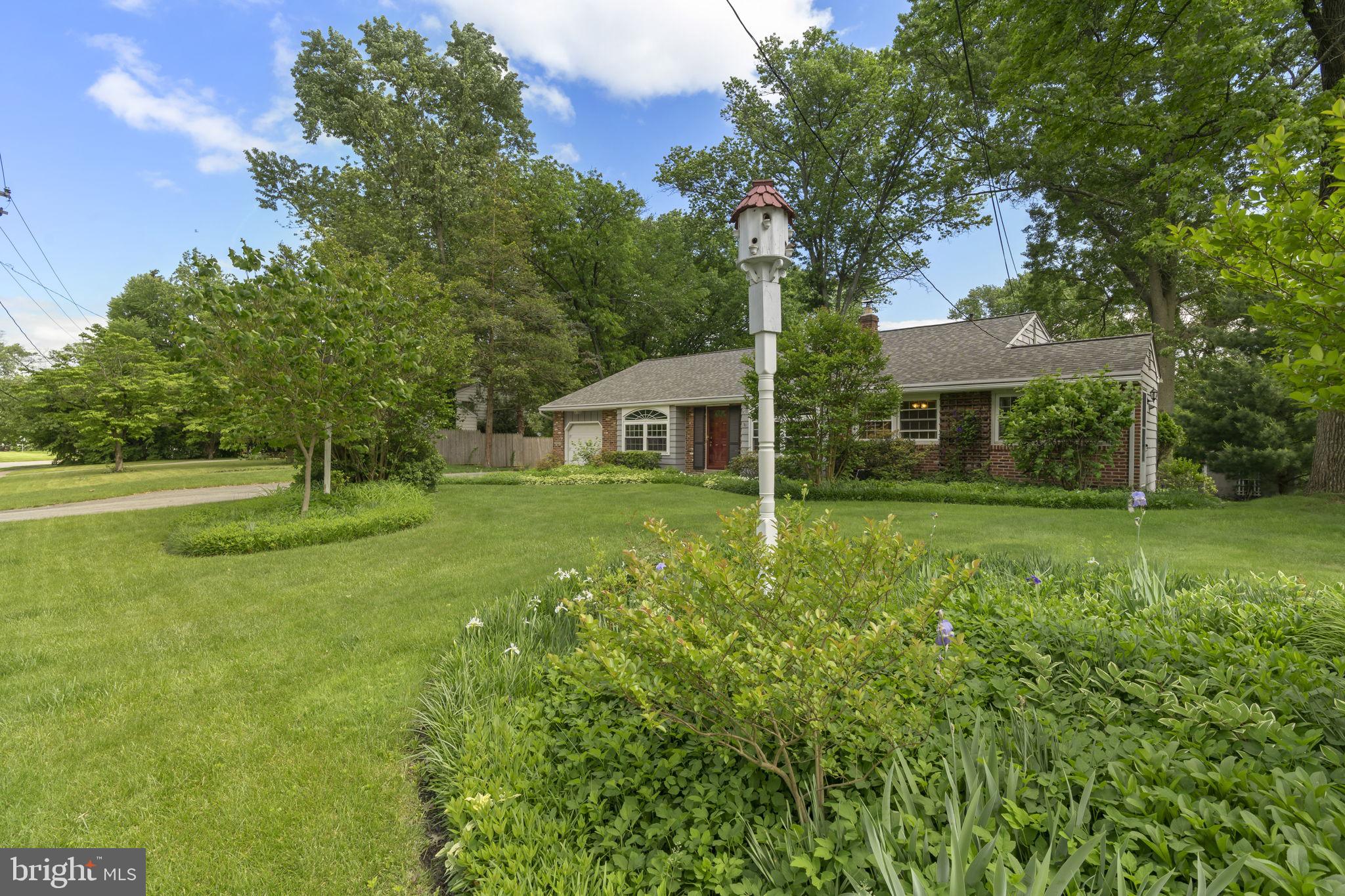 2732 LANTERN LANE