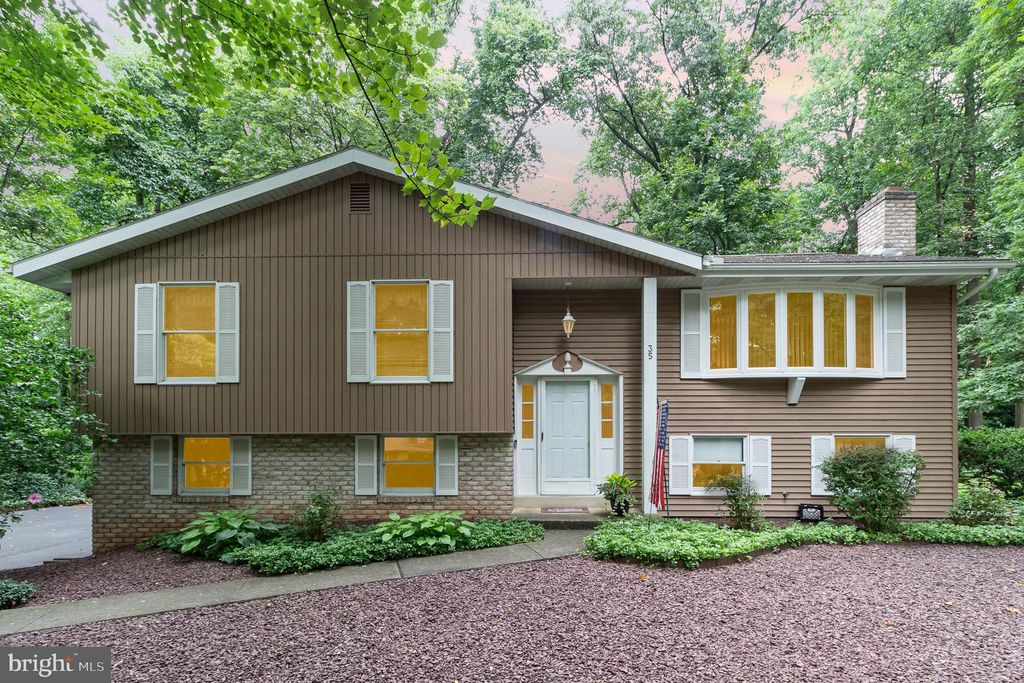 Photo of 35 Poplar Lane, Elizabethtown, PA 17022 (MLS # PALA2054430)