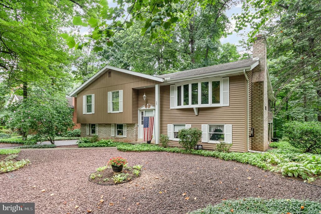 Photo of 35 Poplar Lane, Elizabethtown, PA 17022 (MLS # PALA2054430)