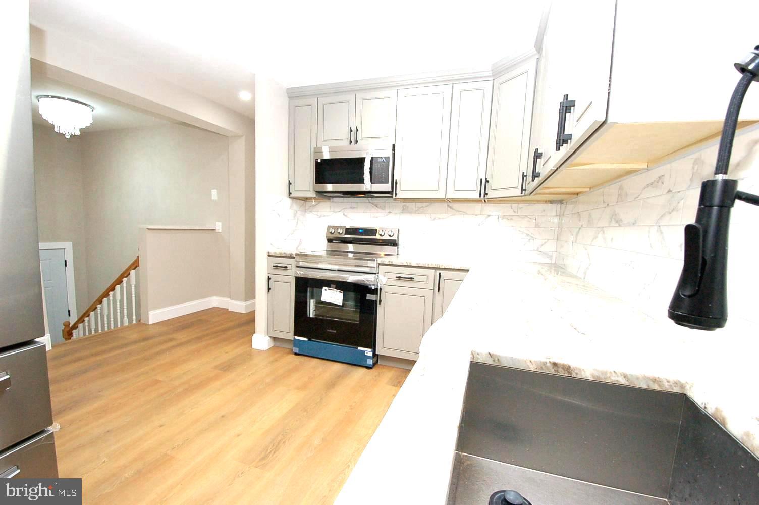 MANHATTAN BEACH - Residential