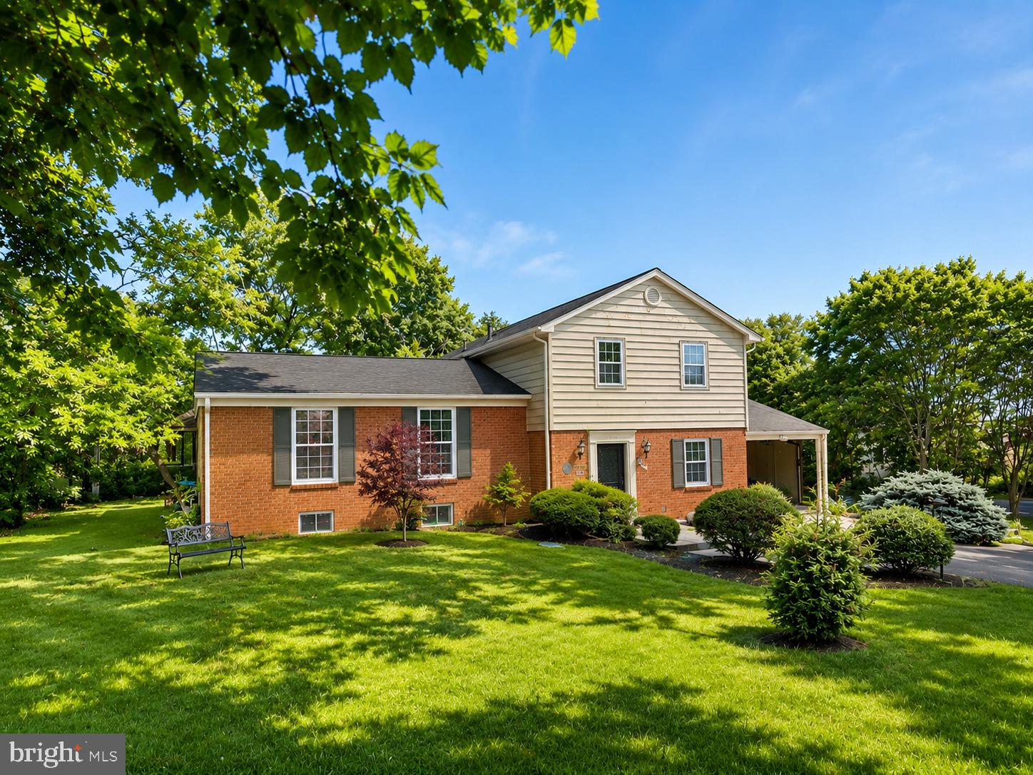 4003 WHISPERING LANE