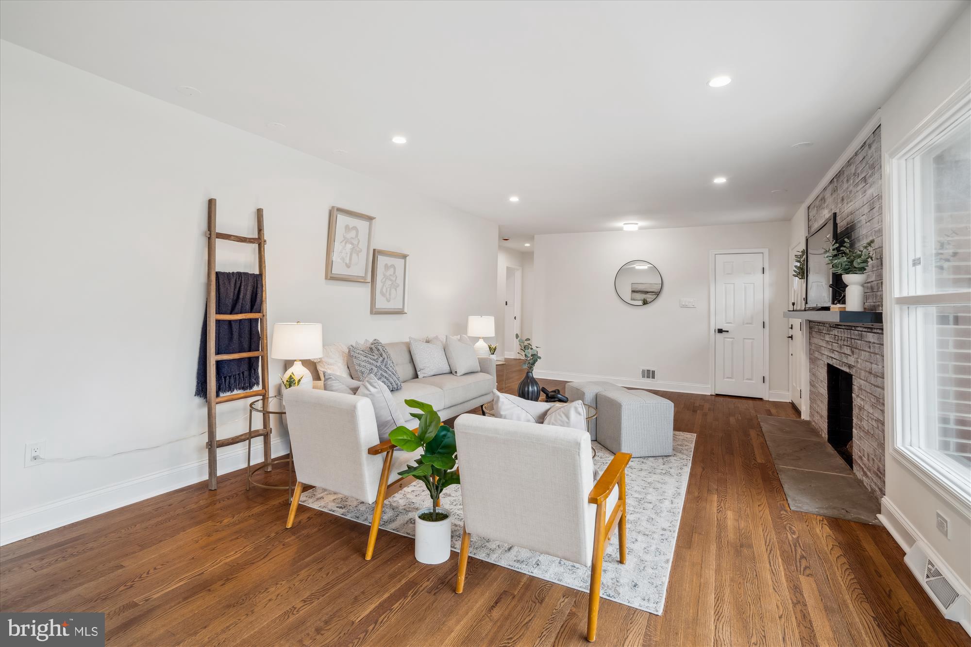 HOLMEHURST - Residential